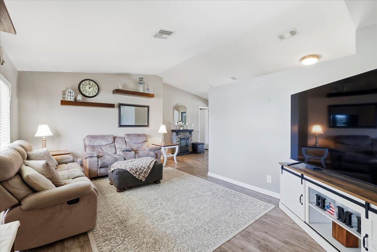7041 NW 23RD Street