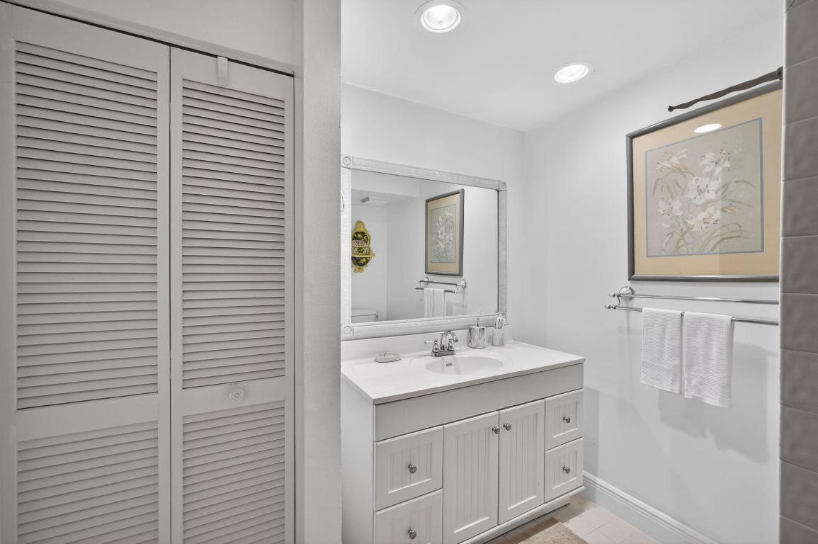 GOLF VILLAS CONDO - Residential