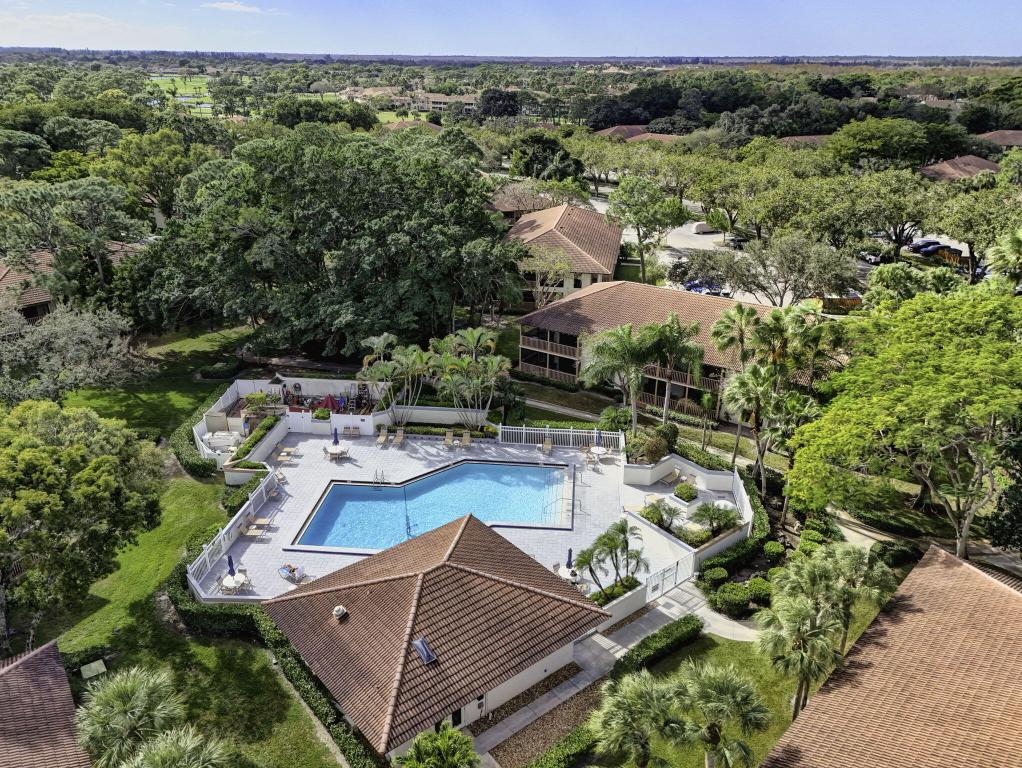 GOLF VILLAS CONDO - Residential