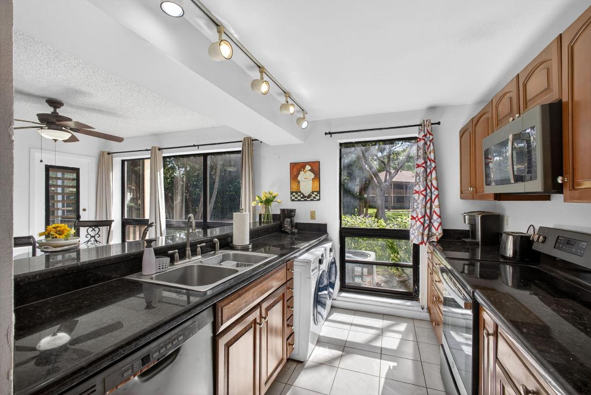 GOLF VILLAS CONDO - Residential