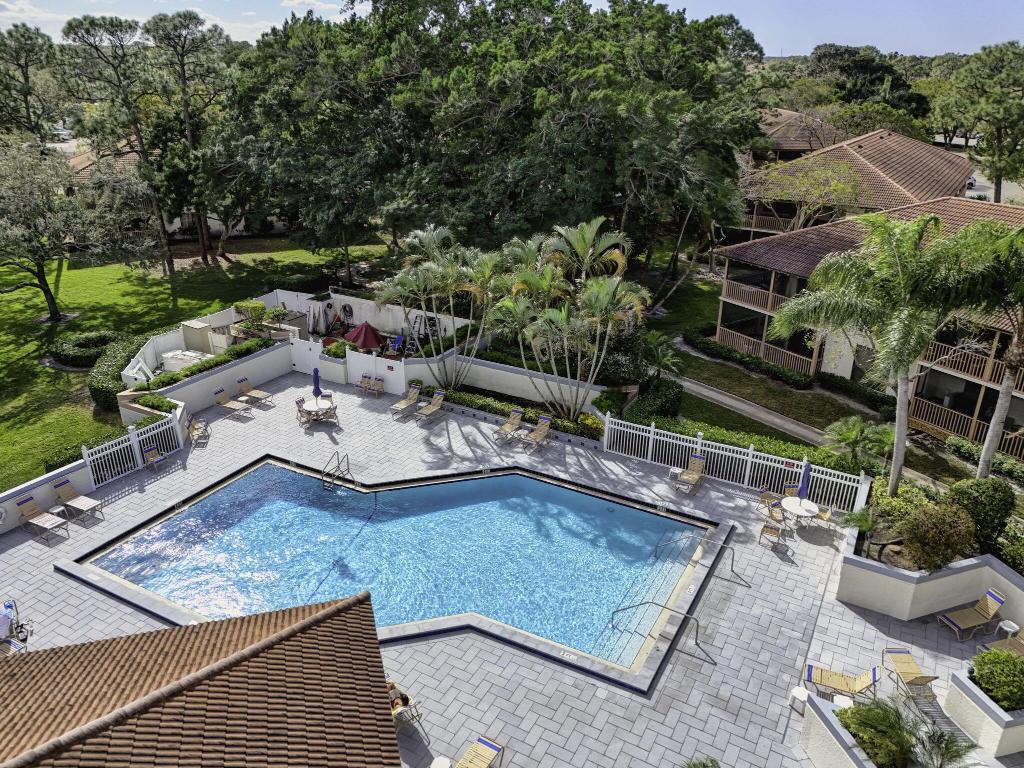 GOLF VILLAS CONDO - Residential
