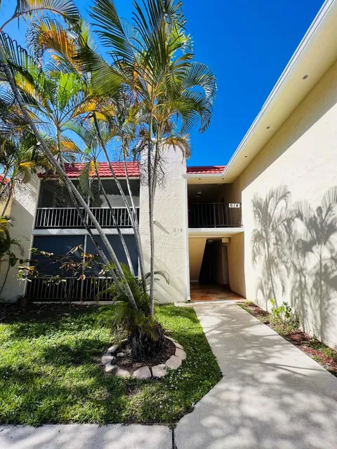 614 NW 13th Street Unit 28, Boca Raton, FL MLS: R11073331