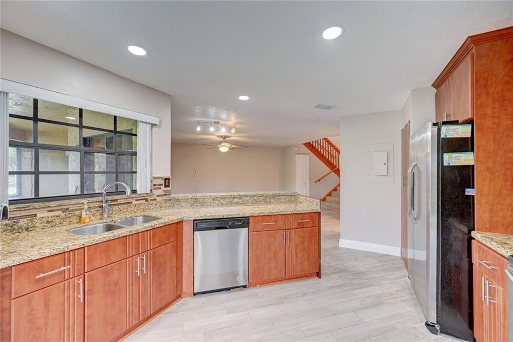 Lakeview Courts - Residential
