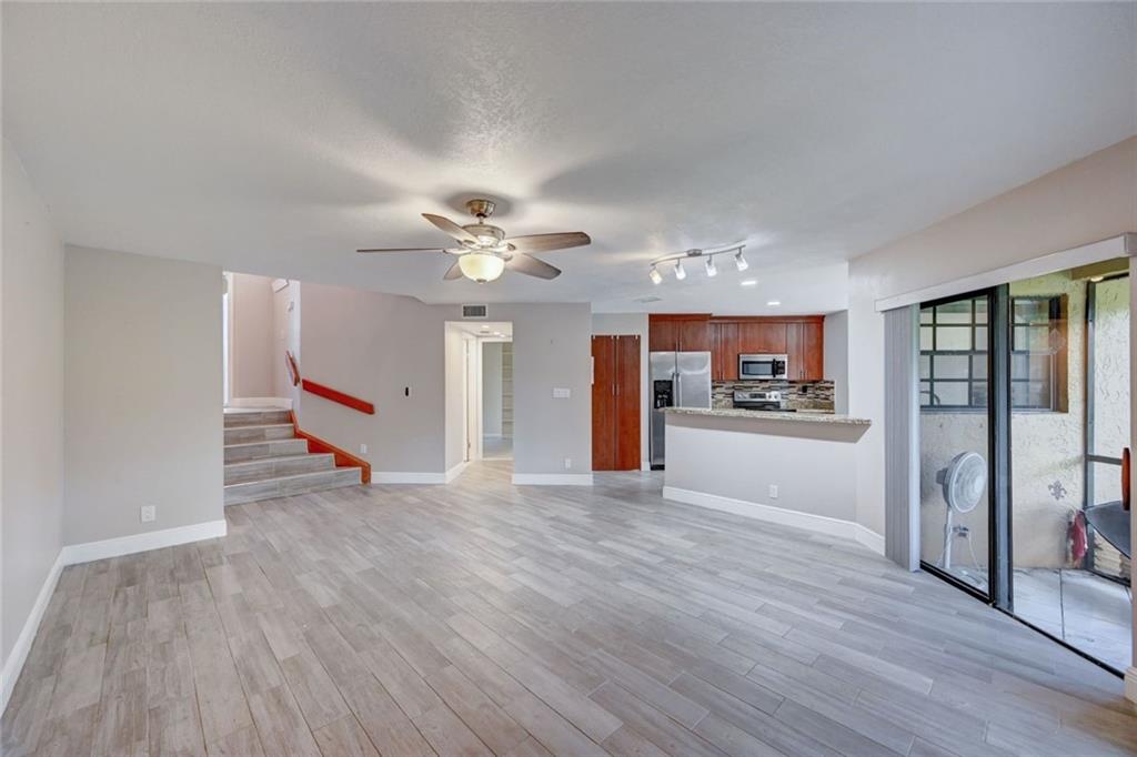 Lakeview Courts - Residential