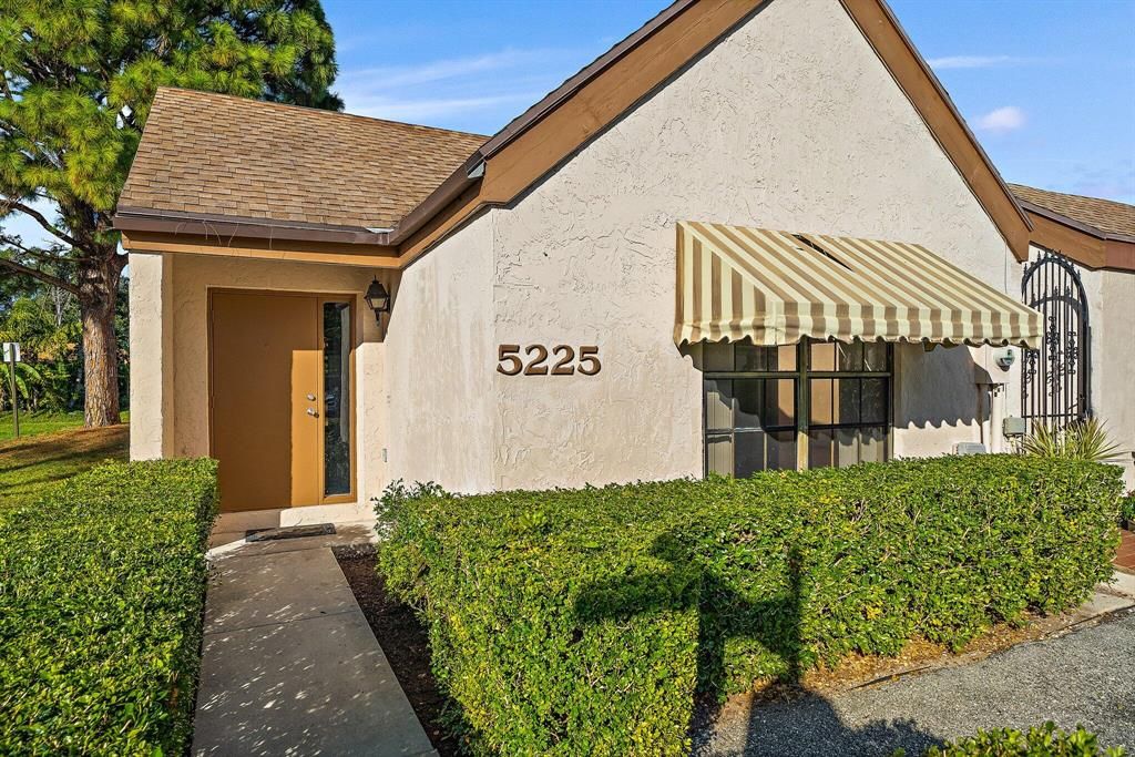 Photo of 5225 Spice Drive, Palm Beach Gardens, FL 33418 (MLS # R10763388)