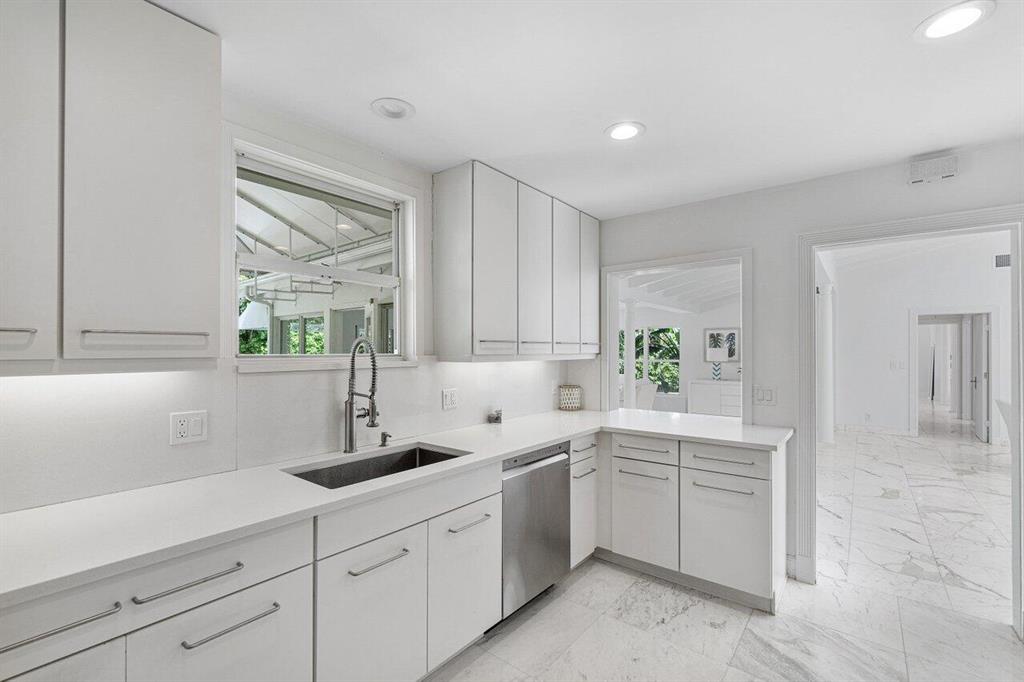 JAMAICA LANE IN - Residential