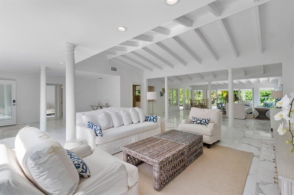 JAMAICA LANE IN - Residential