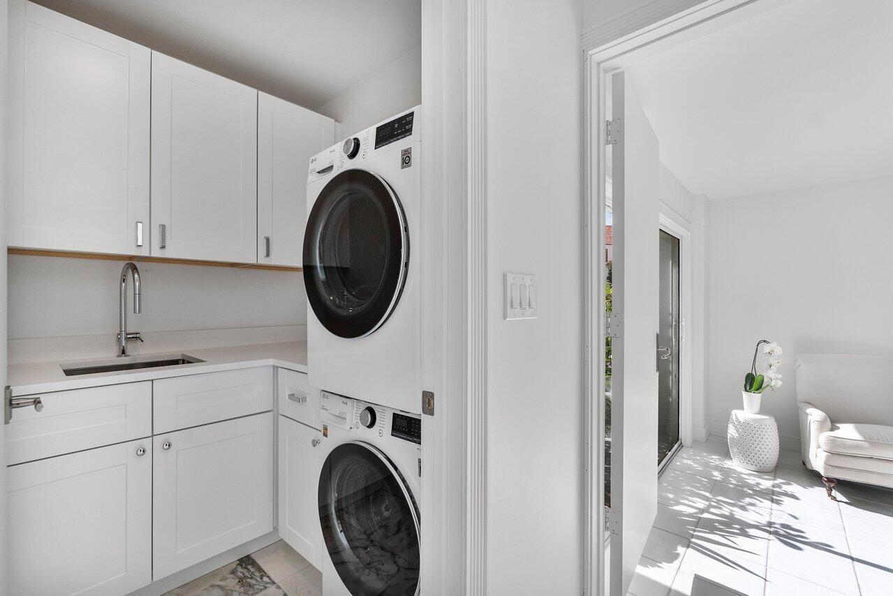 JAMAICA LANE IN - Residential