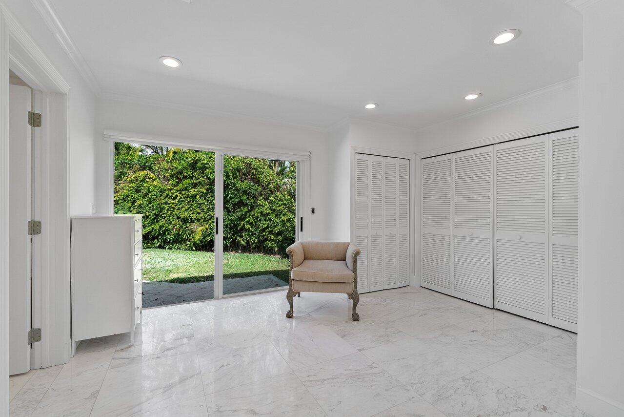 JAMAICA LANE IN - Residential