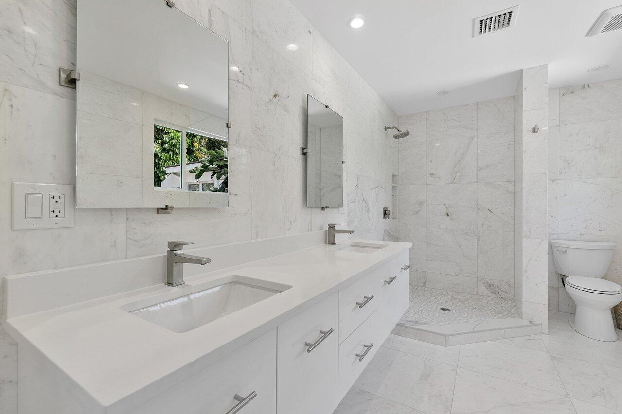 JAMAICA LANE IN - Residential