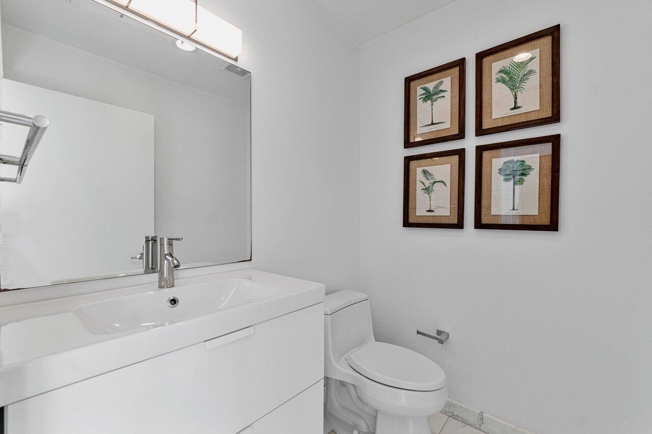 JAMAICA LANE IN - Residential