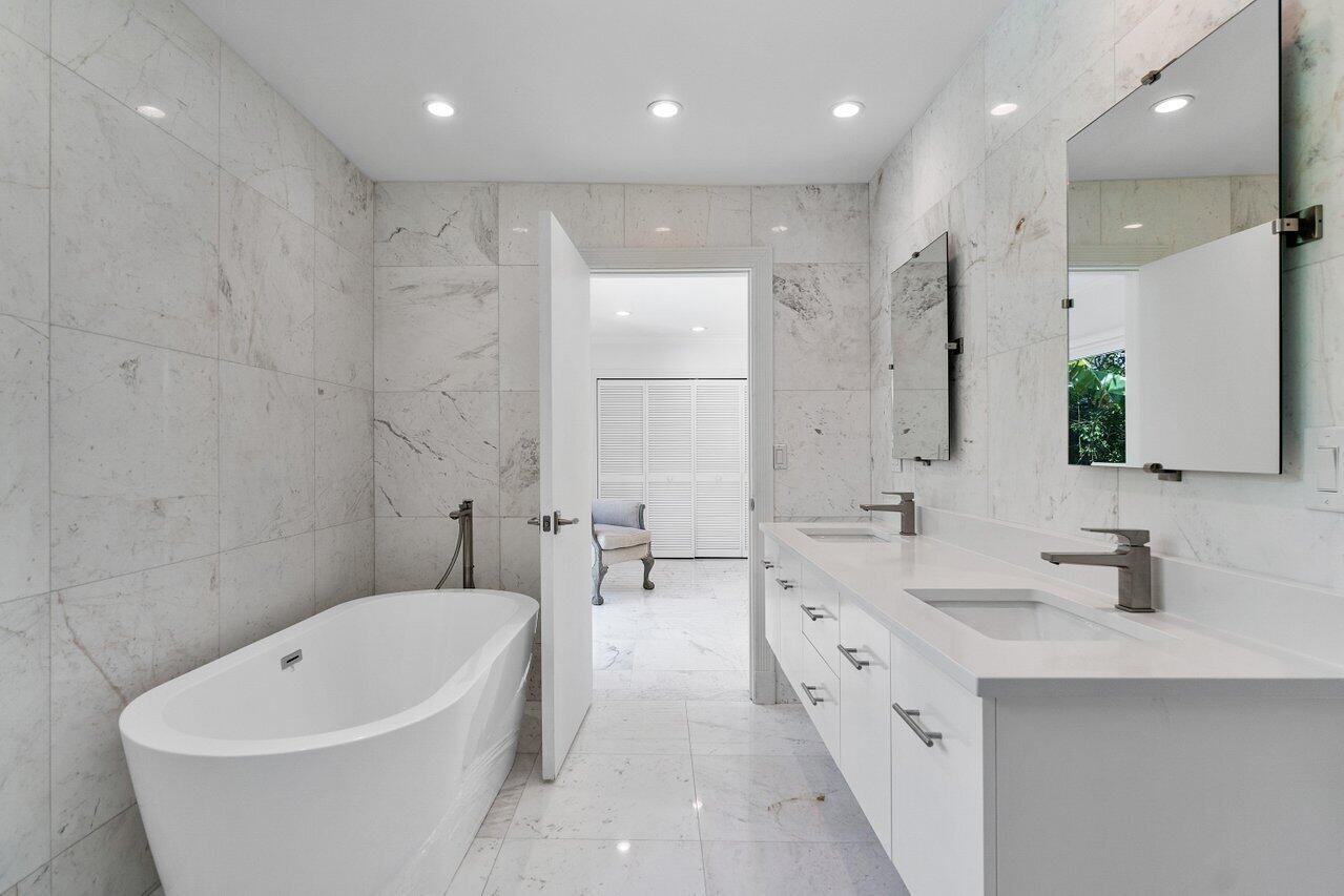 JAMAICA LANE IN - Residential