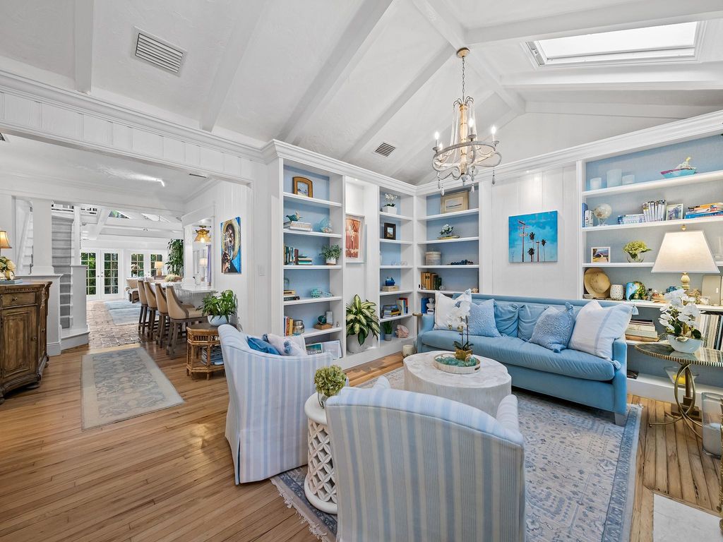 Photo of 812 SE 8th St, Fort Lauderdale, FL 33316 (MLS # F10468685)