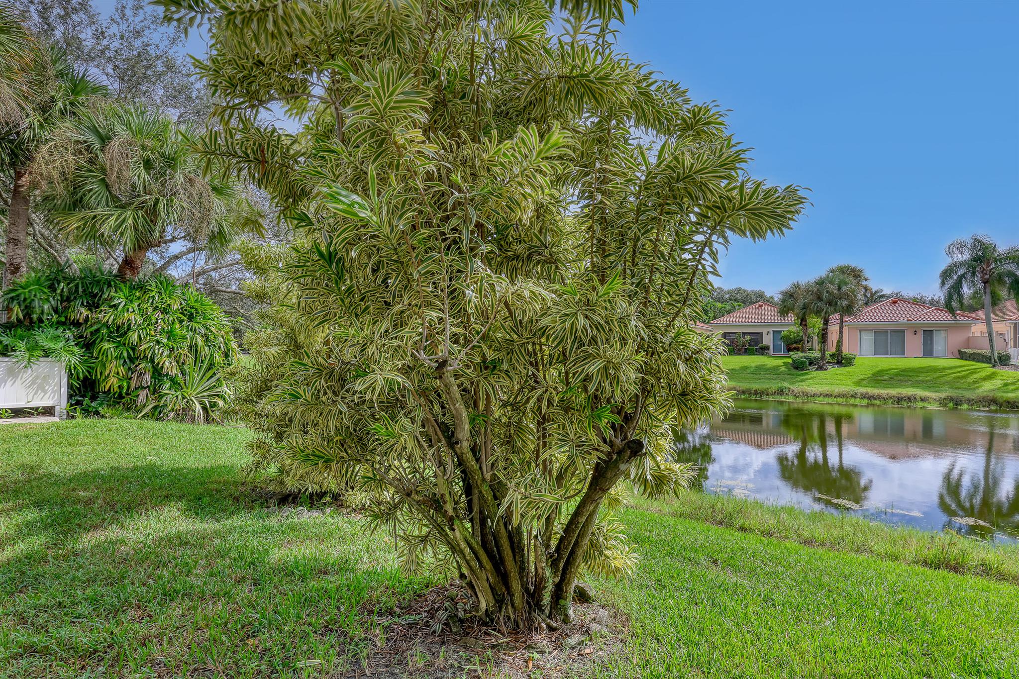 RIVERWALK 4 - Residential