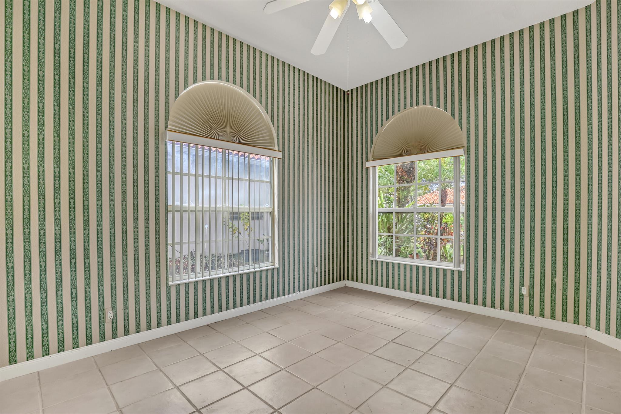 RIVERWALK 4 - Residential