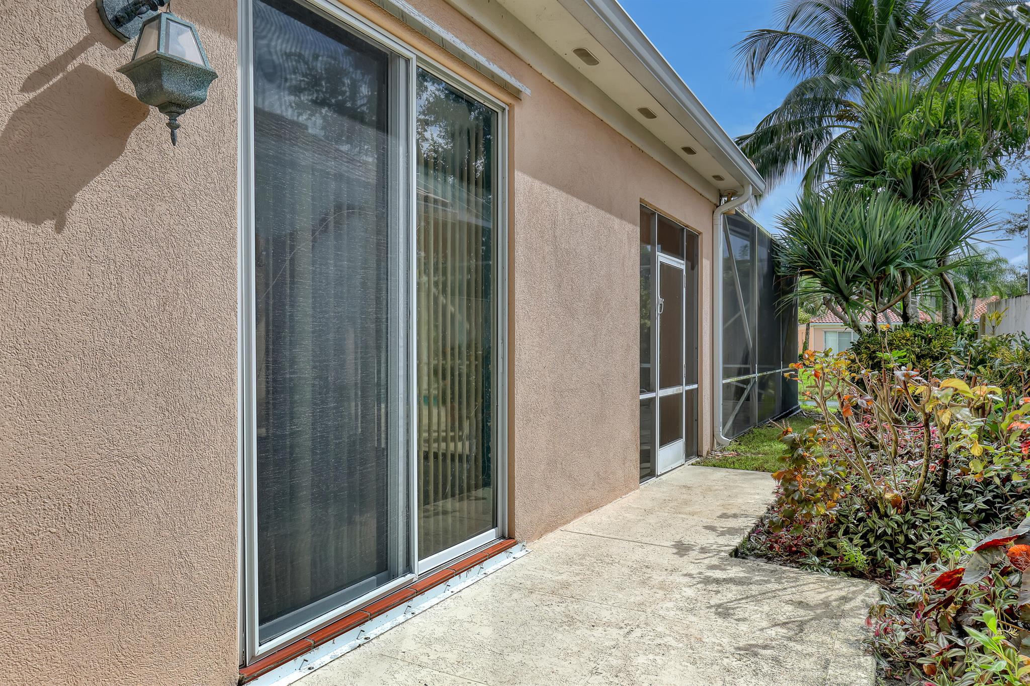 RIVERWALK 4 - Residential