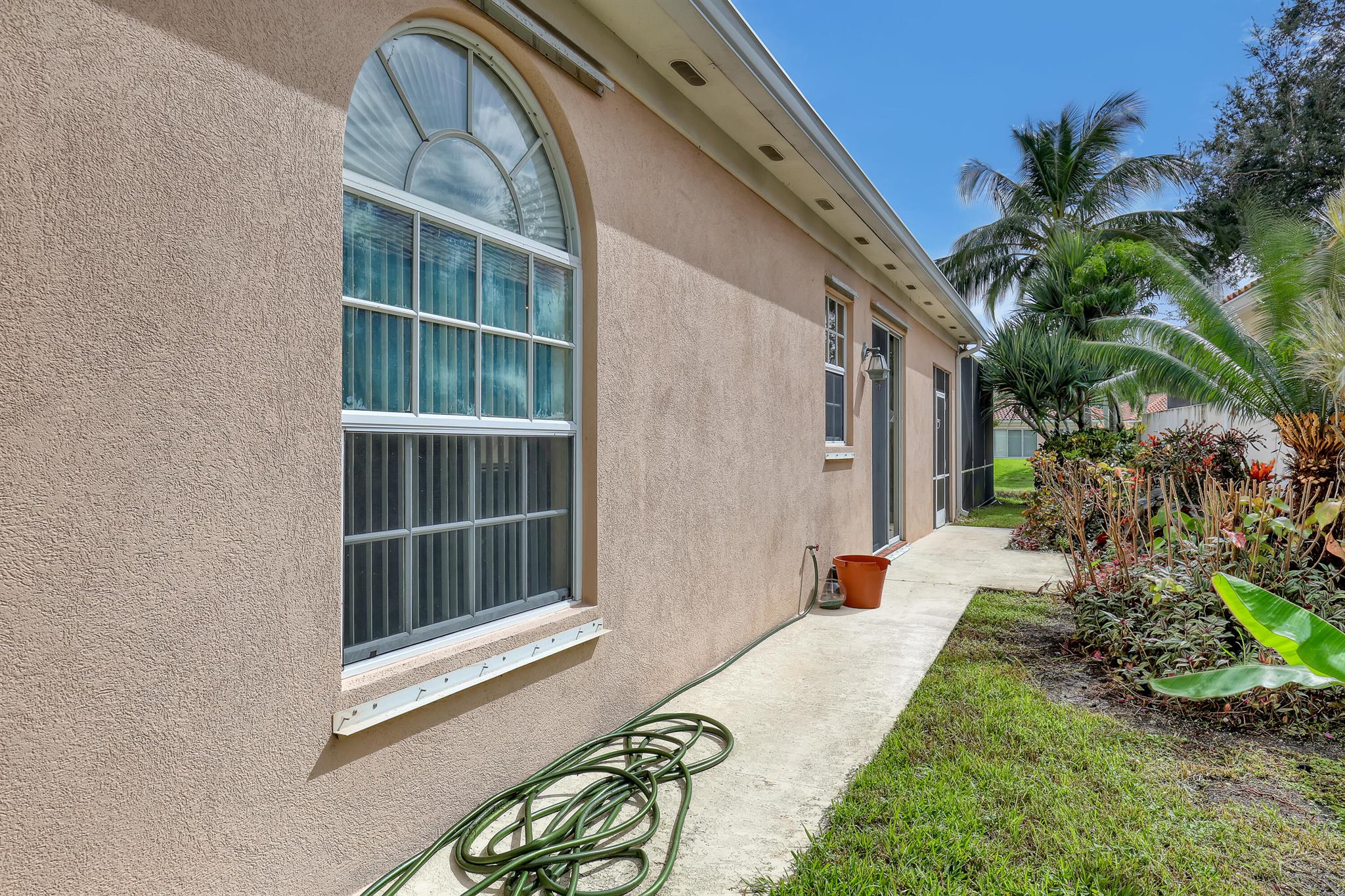 RIVERWALK 4 - Residential
