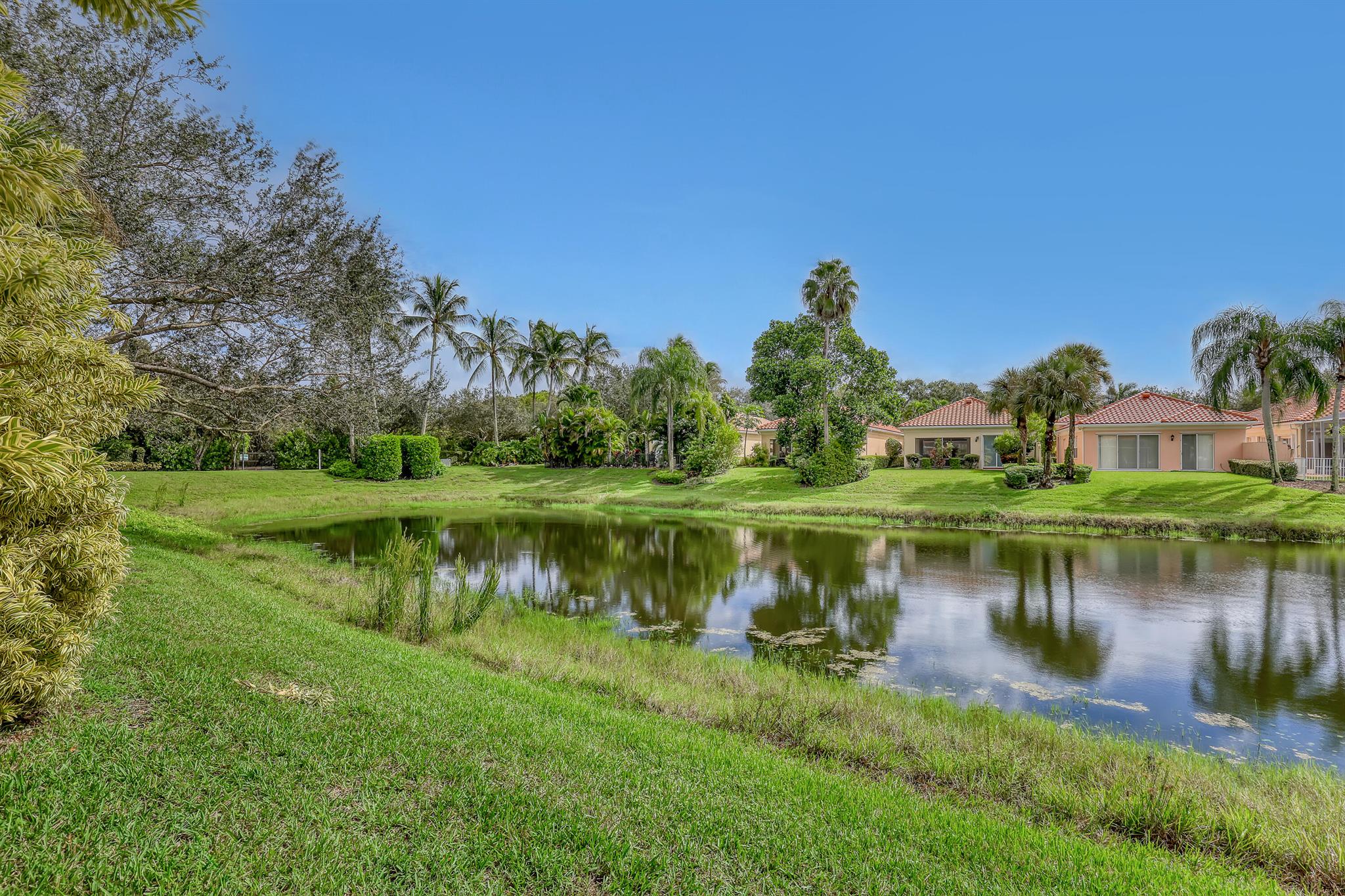 RIVERWALK 4 - Residential