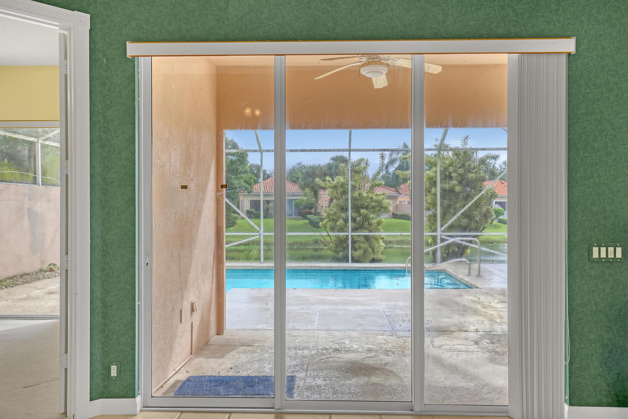 RIVERWALK 4 - Residential