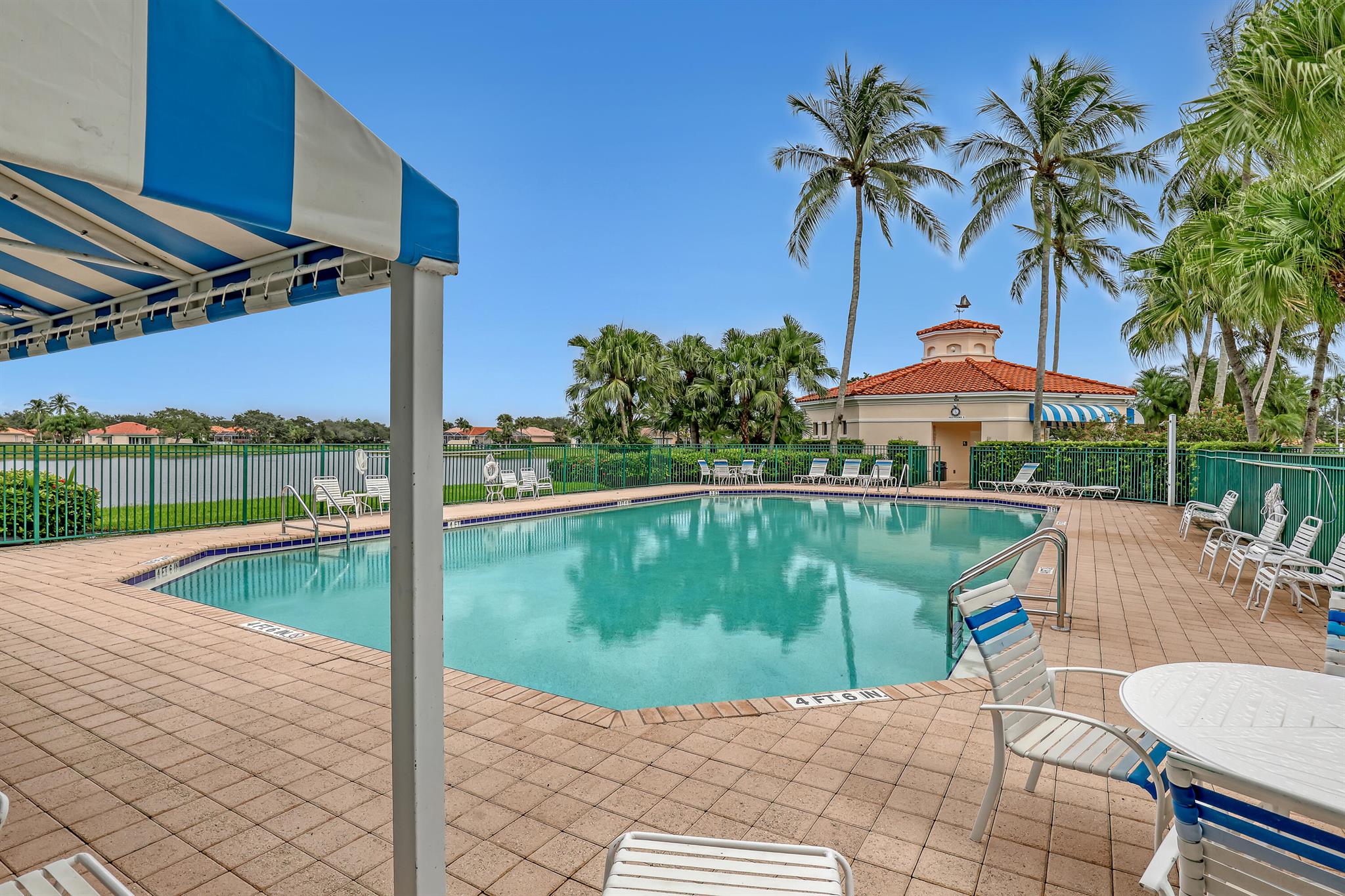 RIVERWALK 4 - Residential