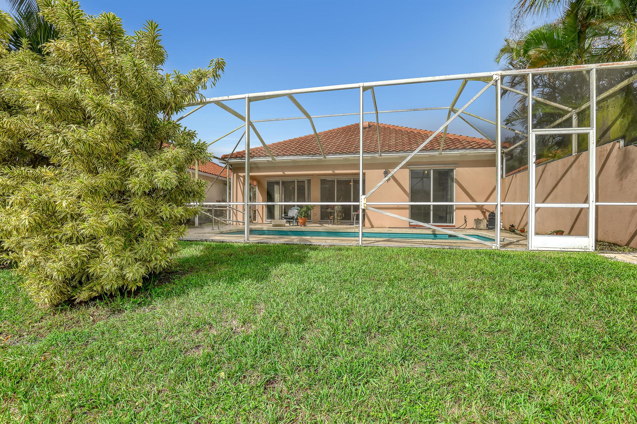 RIVERWALK 4 - Residential