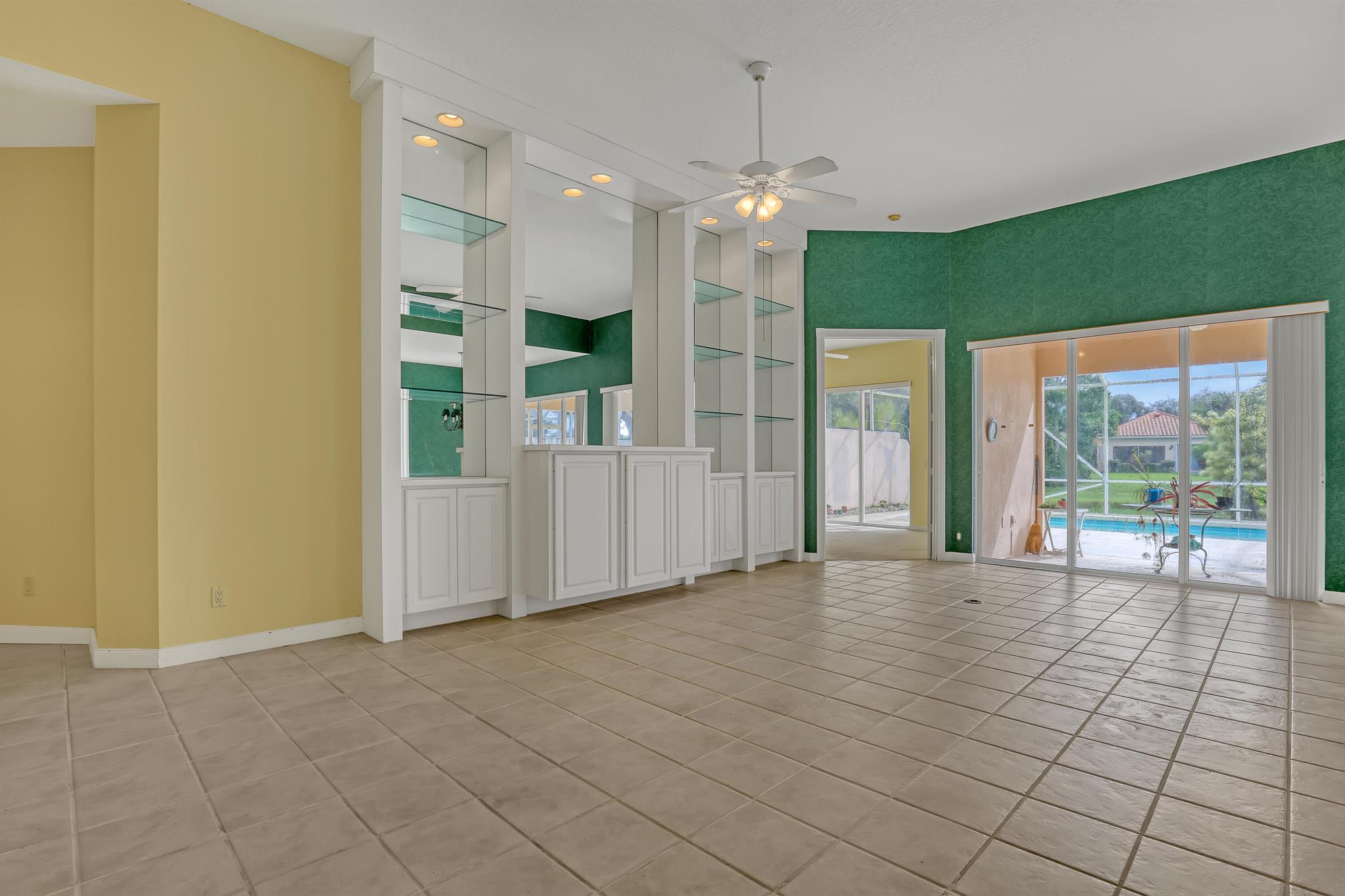 RIVERWALK 4 - Residential