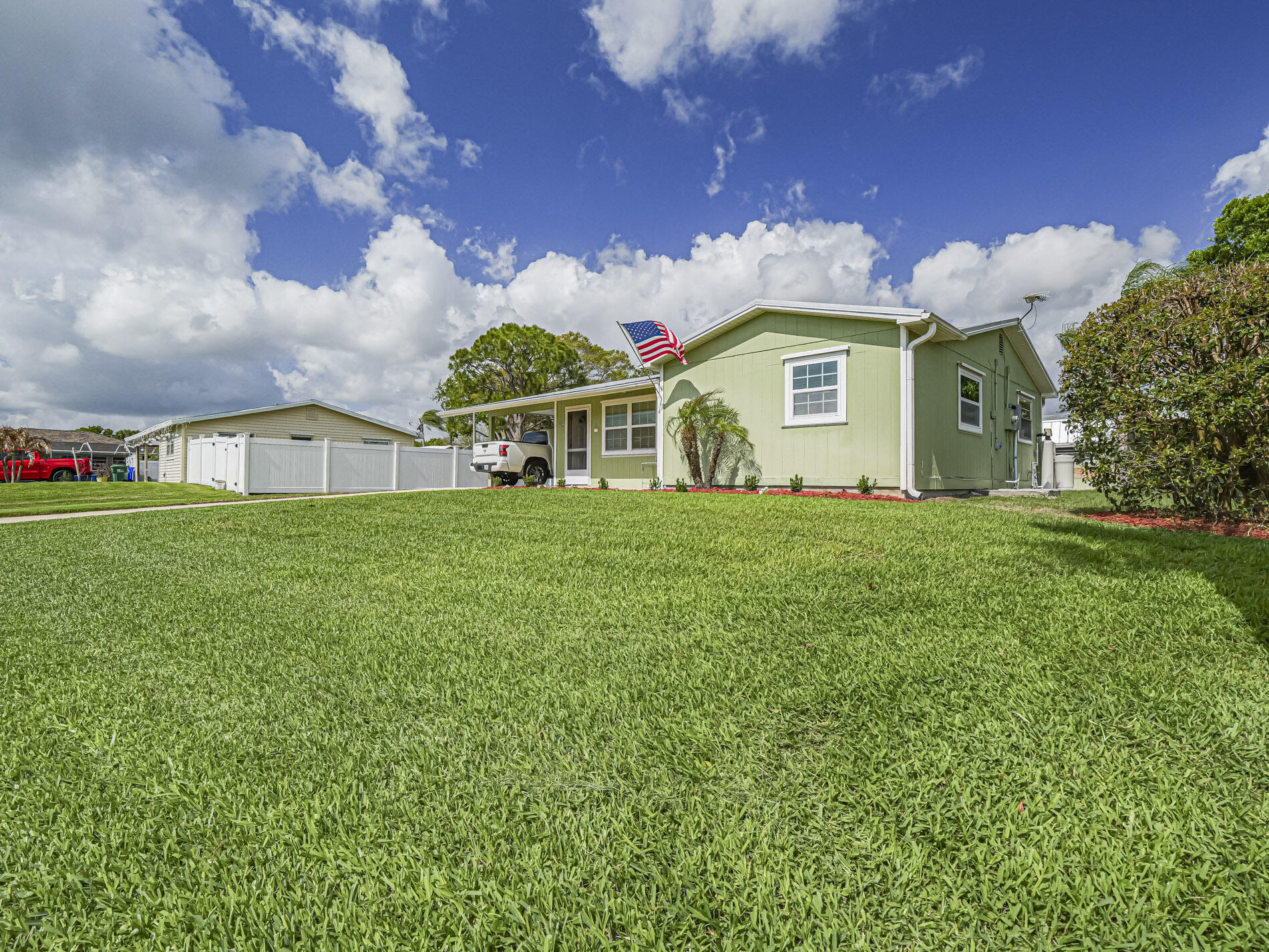 SEBASTIAN HIGHLANDS UNIT 8 - Residential