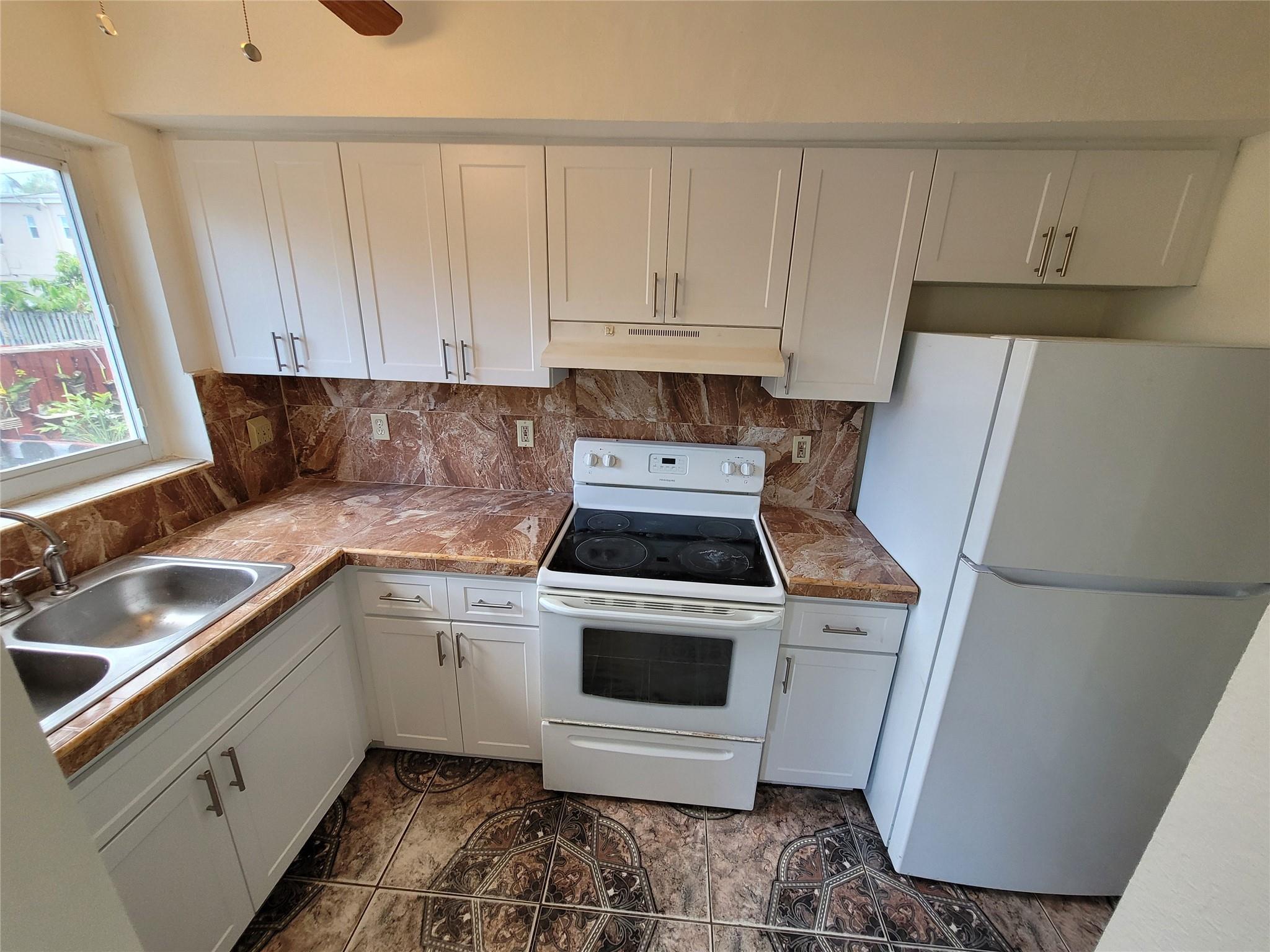 8451 NW 4th Ave 8451