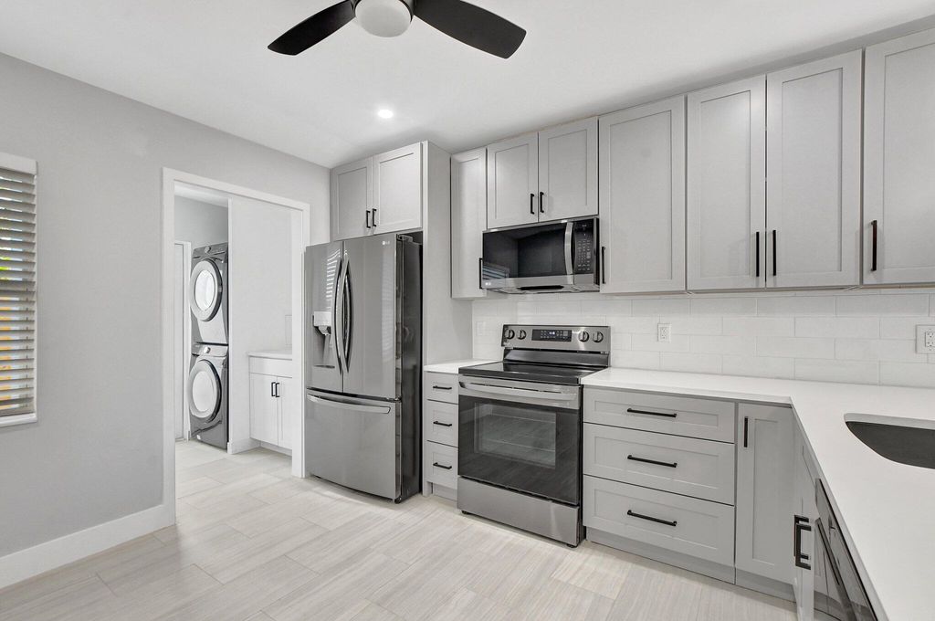 Photo of 249 Royal Court, Delray Beach, FL 33444 (MLS # R10988255)