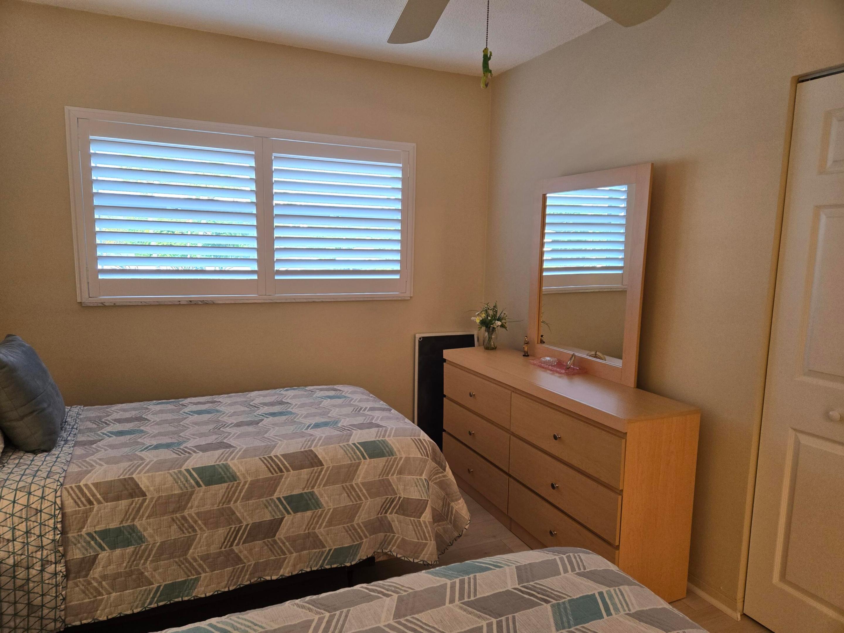 PENTHOUSE NORTH CONDO - Residential