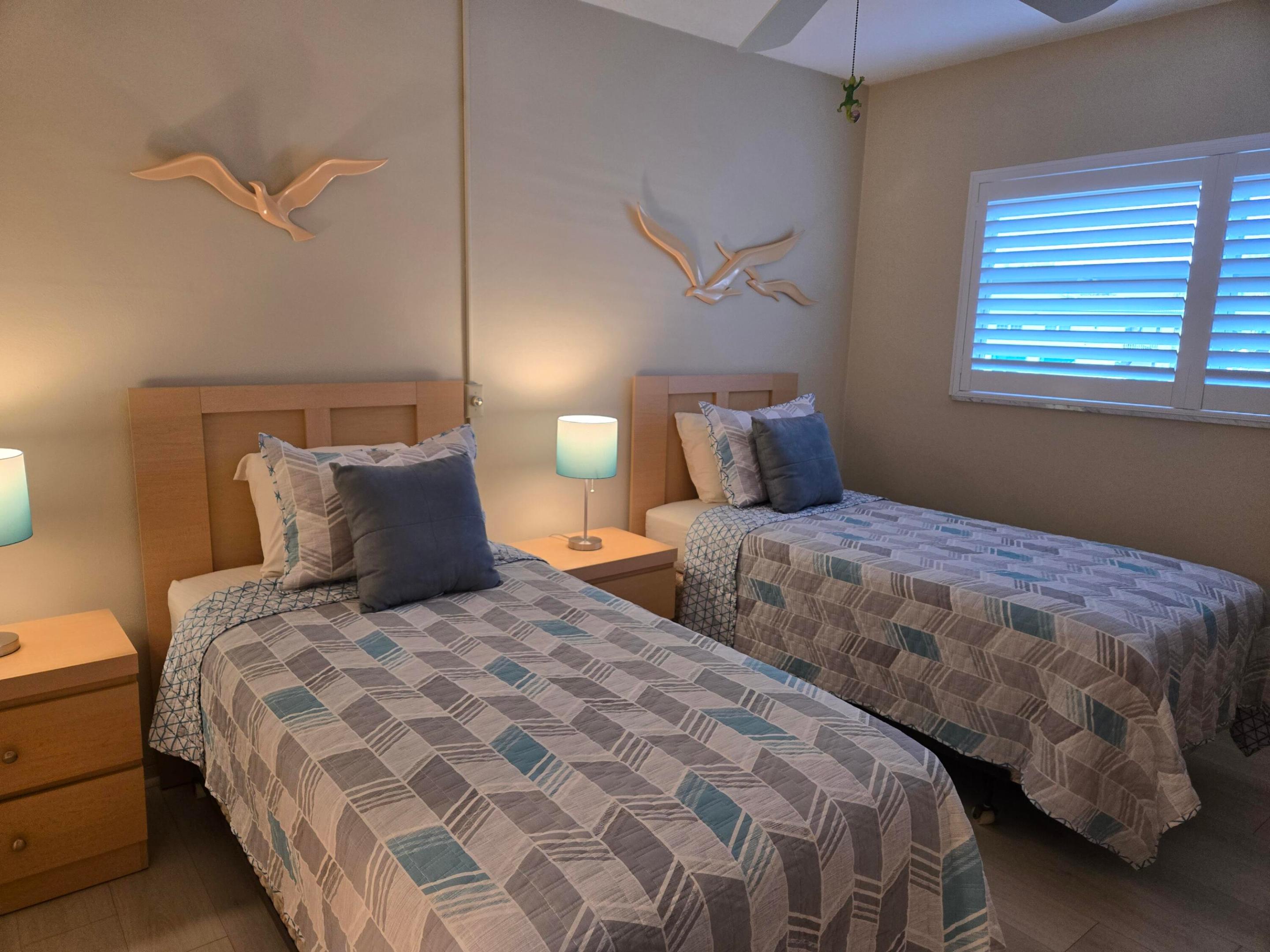 PENTHOUSE NORTH CONDO - Residential