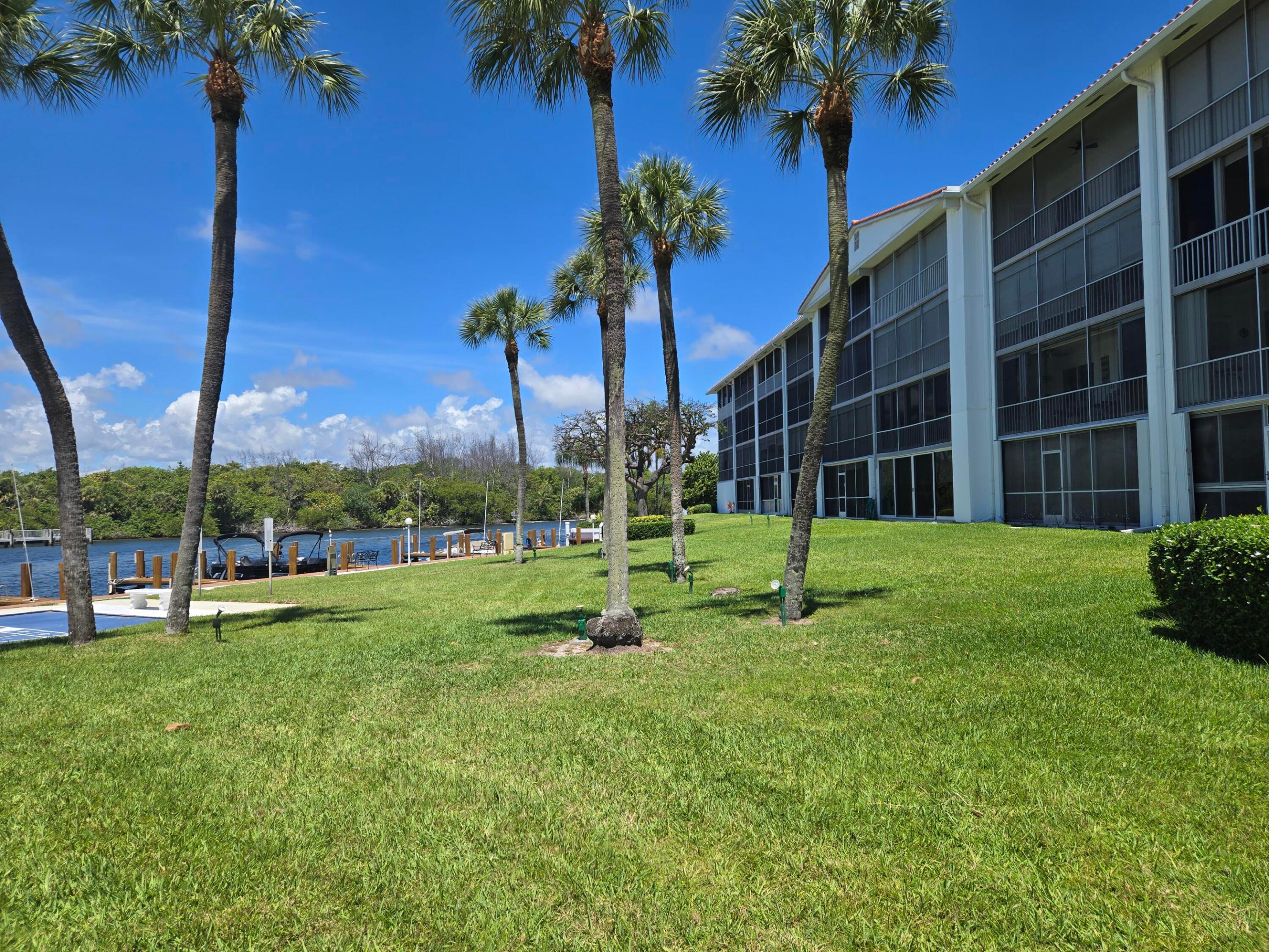 PENTHOUSE NORTH CONDO - Residential