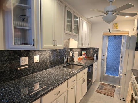 Tiny photo for 105 NE 19th Avenue #260, Deerfield Beach, FL 33441 (MLS # B26016058)