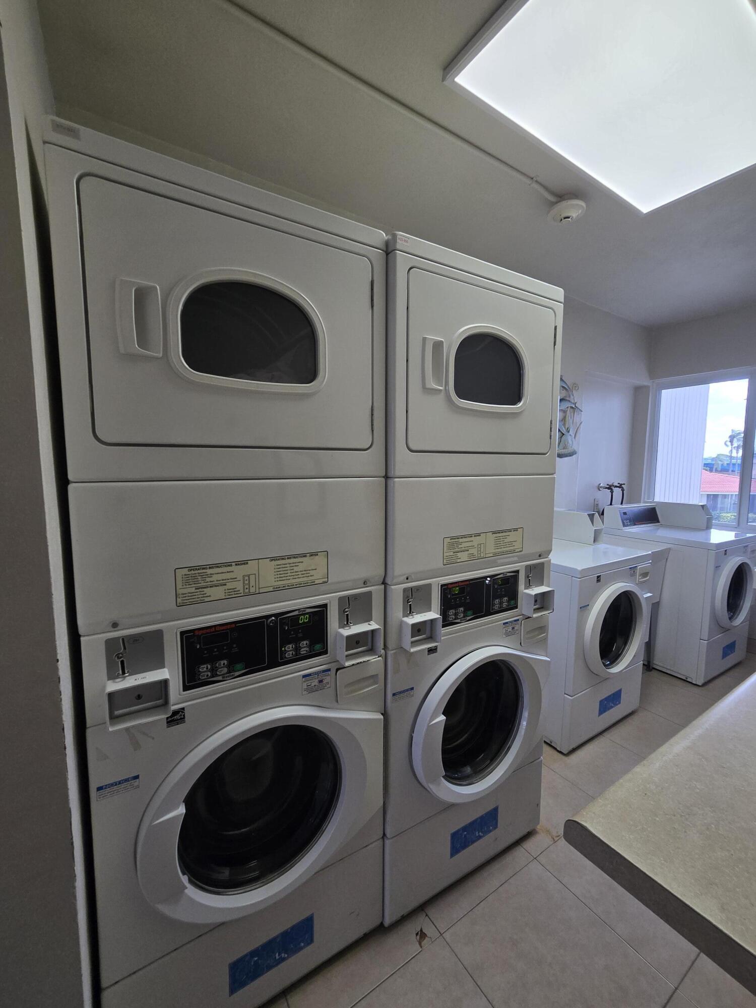 PENTHOUSE NORTH CONDO - Residential