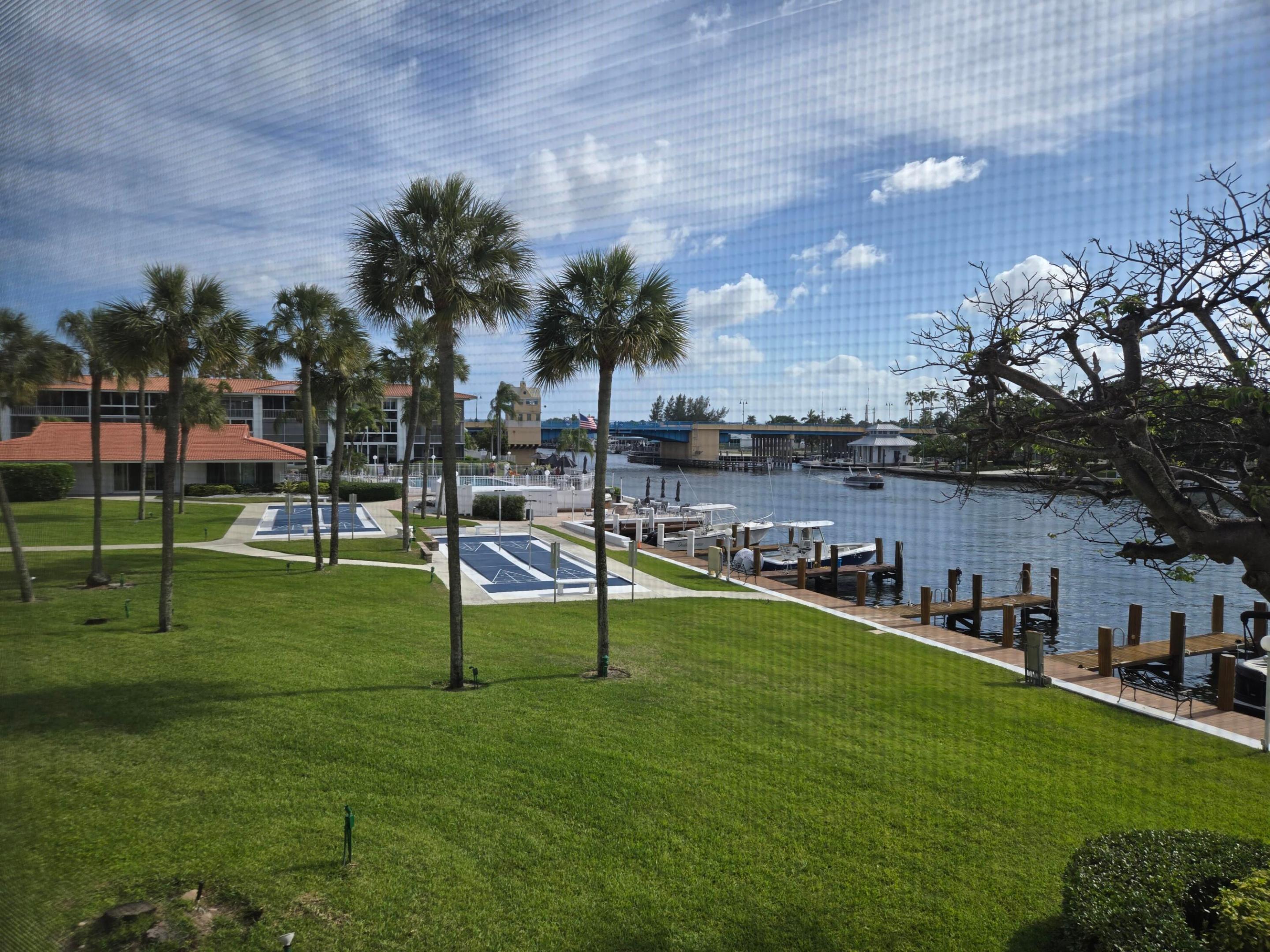 PENTHOUSE NORTH CONDO - Residential