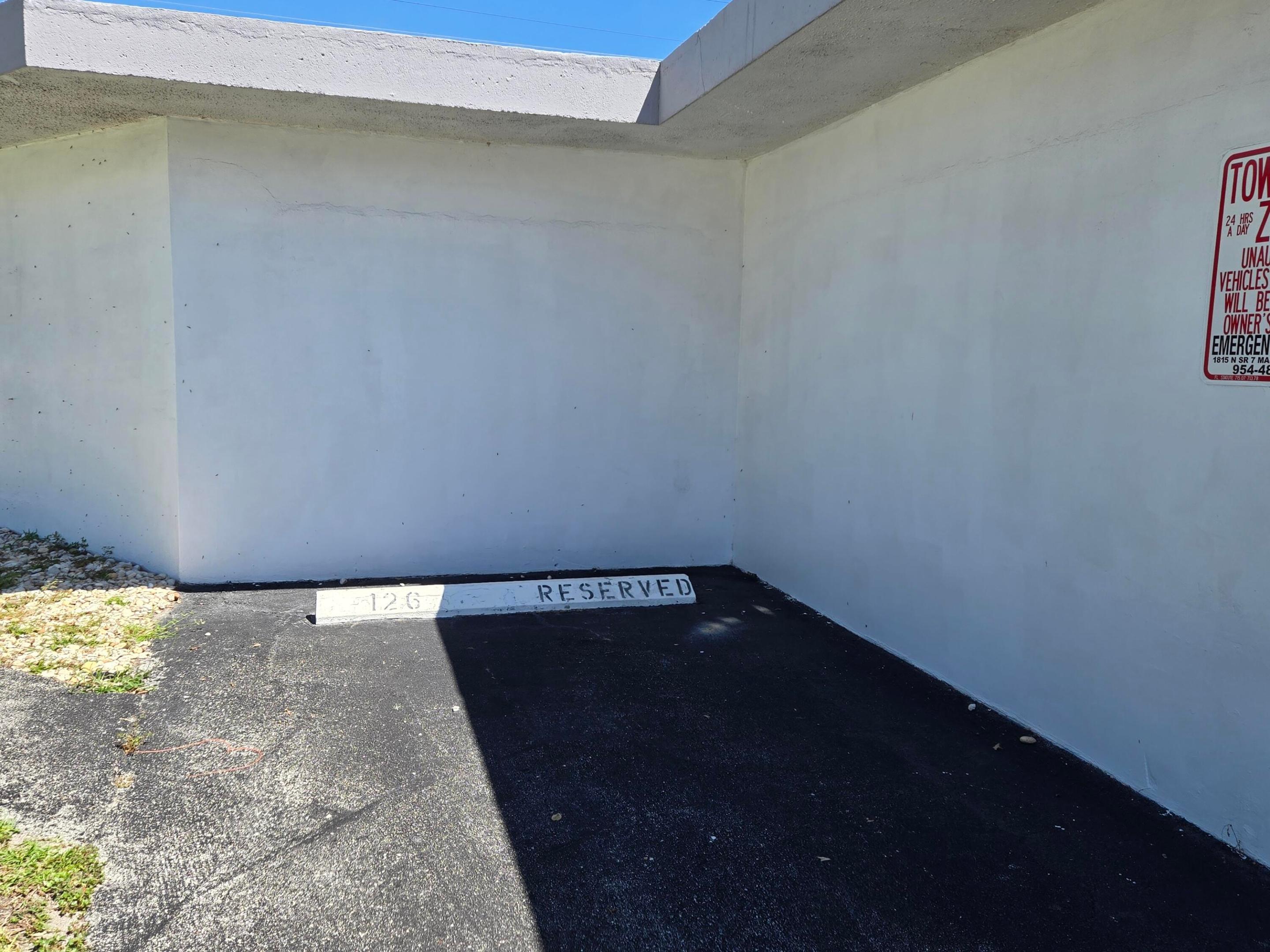 PENTHOUSE NORTH CONDO - Residential