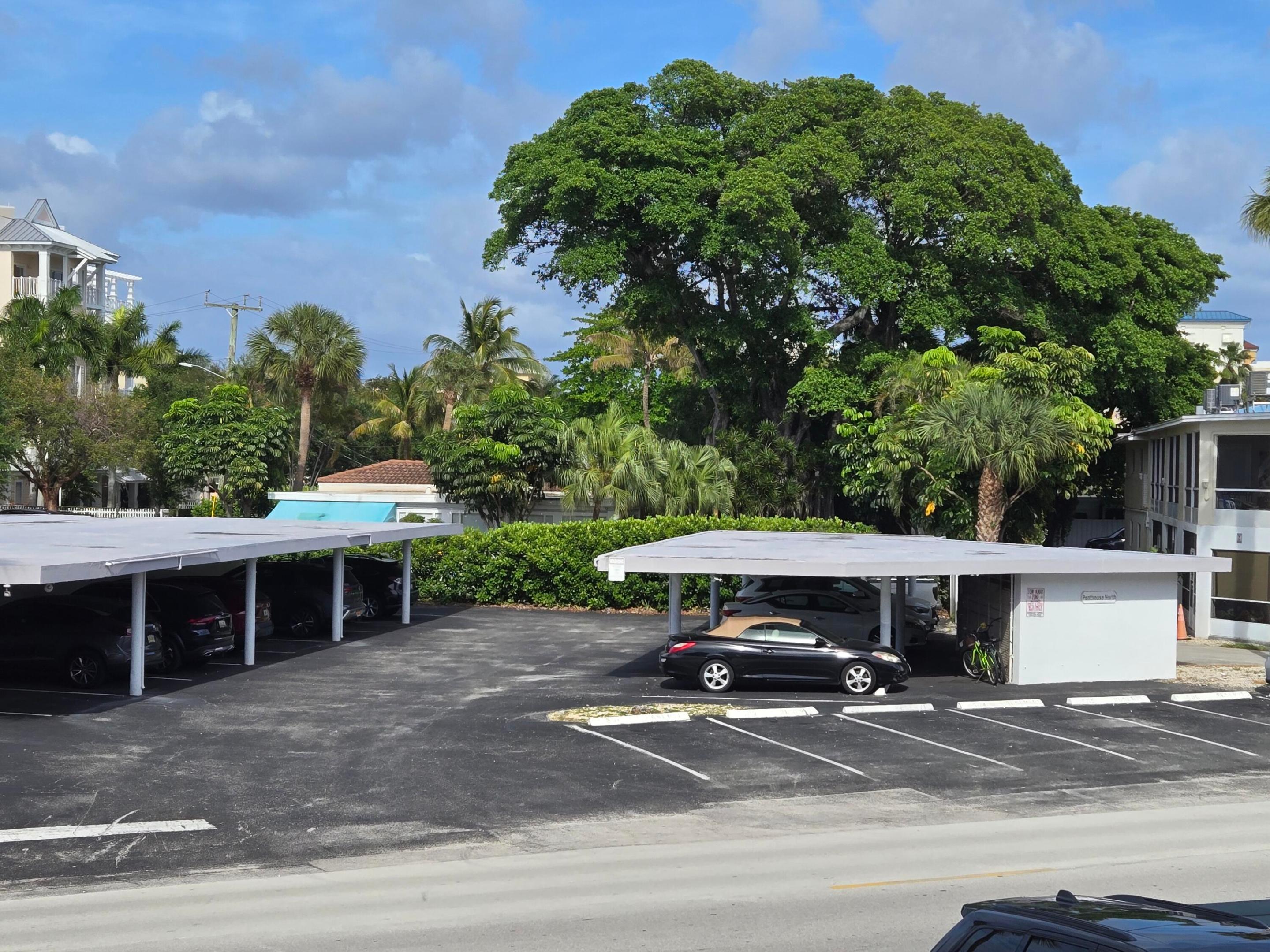 PENTHOUSE NORTH CONDO - Residential