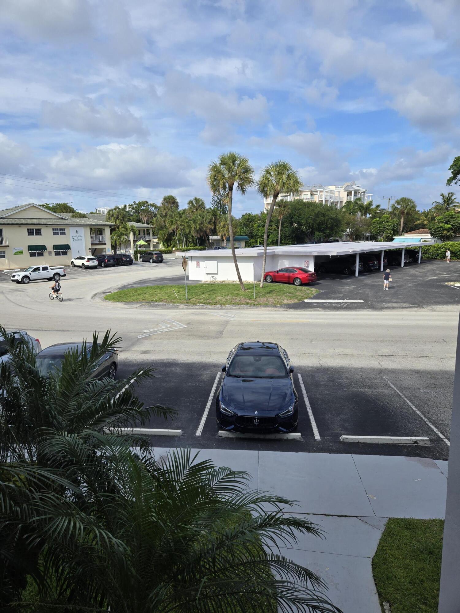 PENTHOUSE NORTH CONDO - Residential