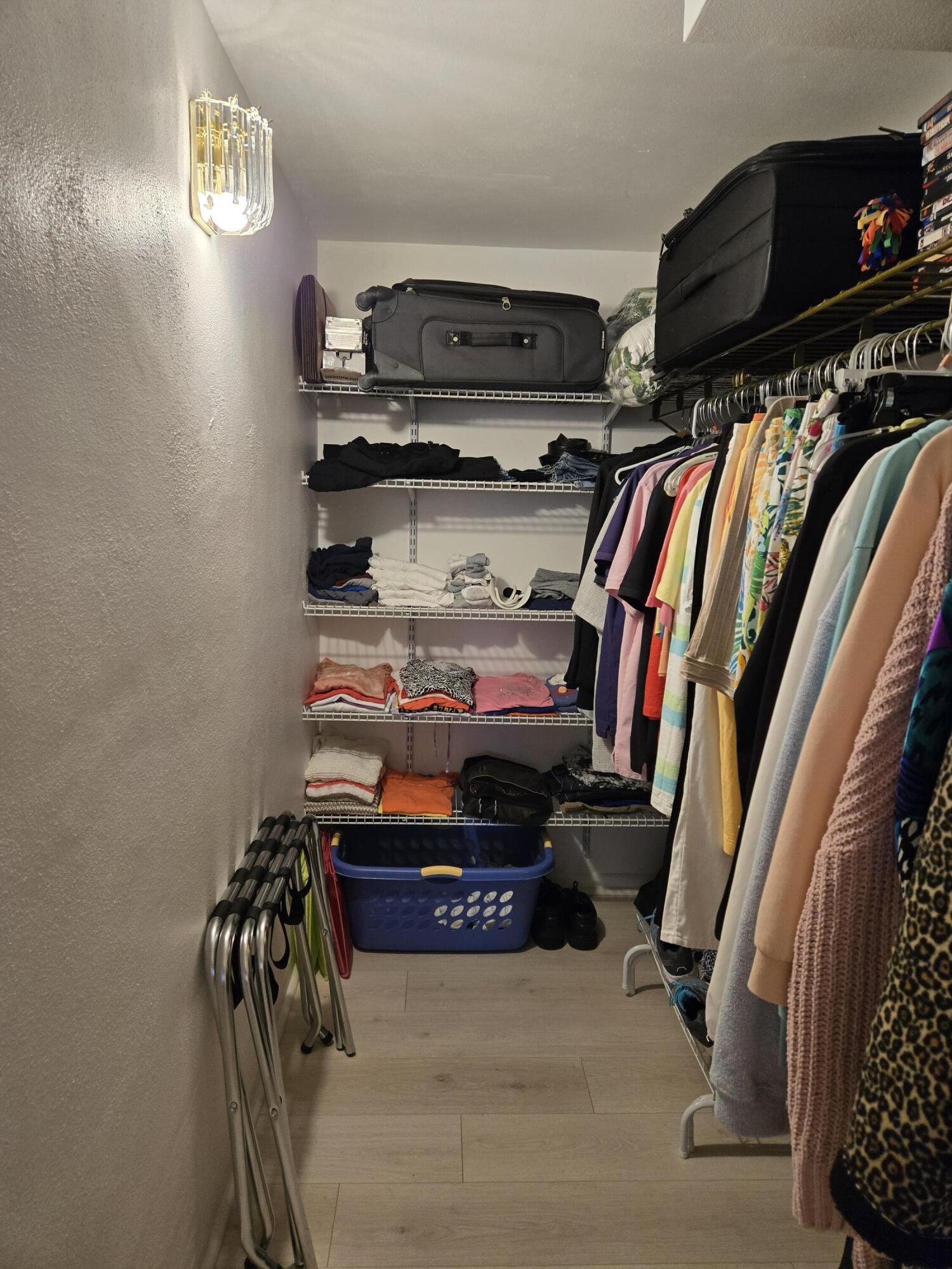 PENTHOUSE NORTH CONDO - Residential