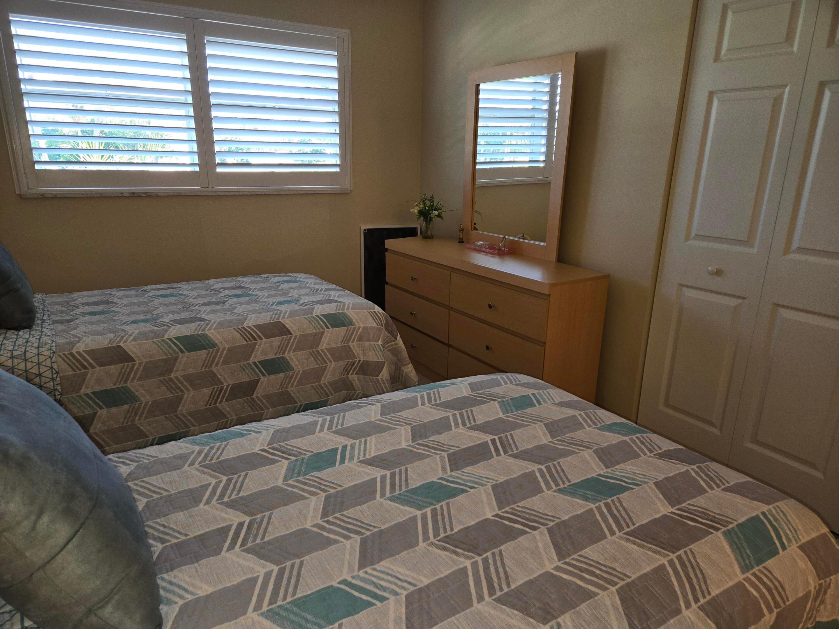 PENTHOUSE NORTH CONDO - Residential