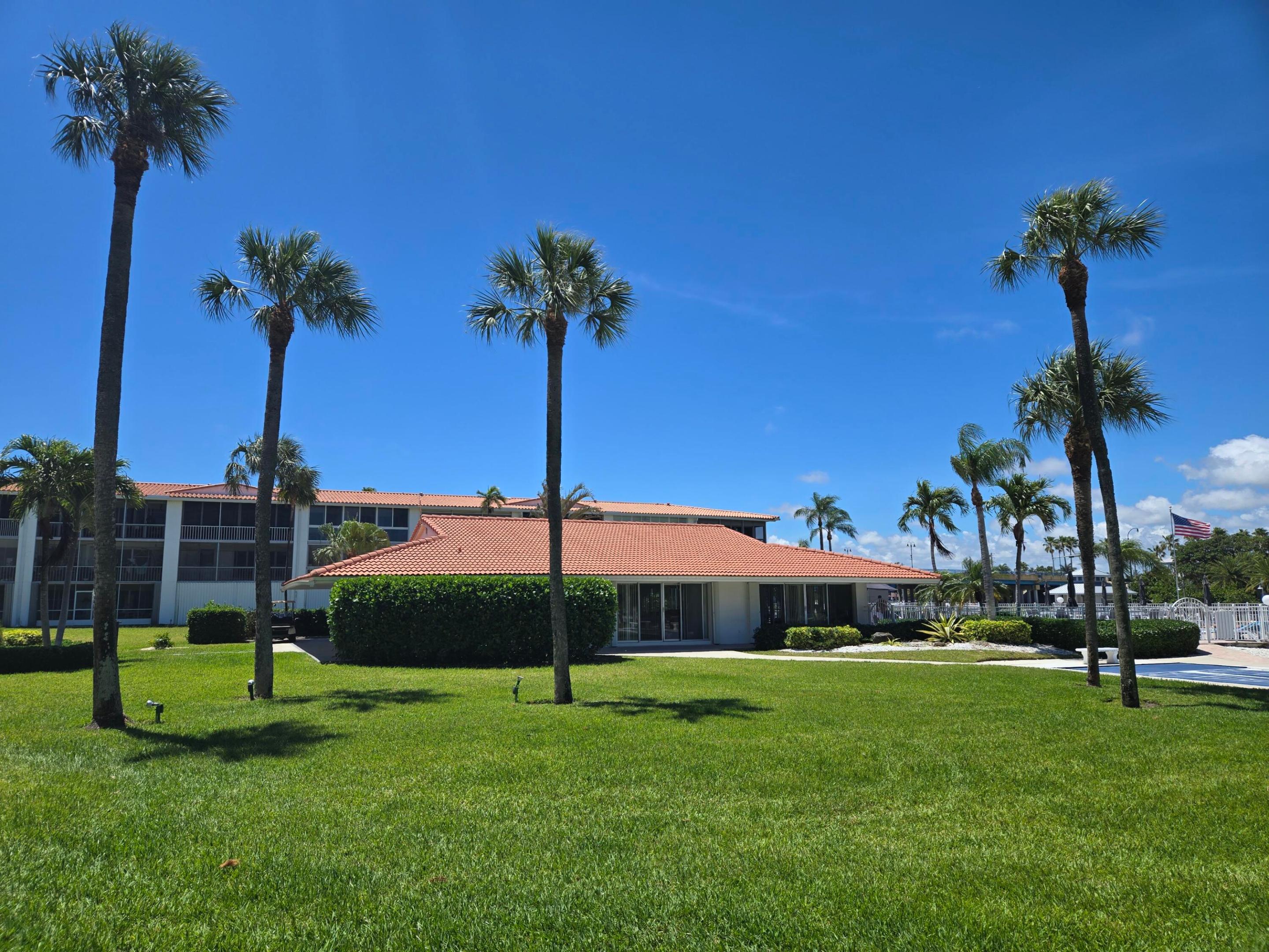 PENTHOUSE NORTH CONDO - Residential