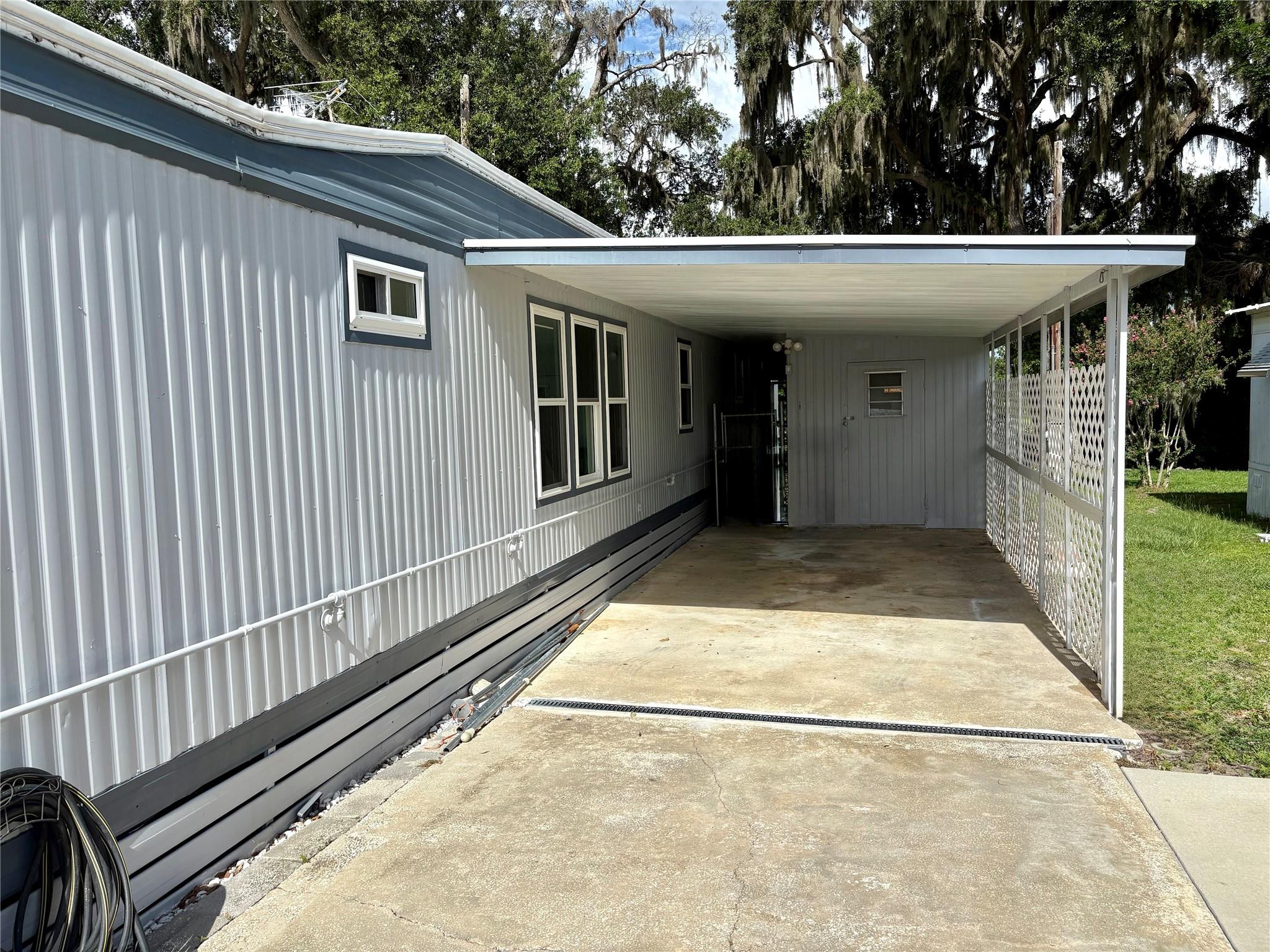 533 Old Colony Rd