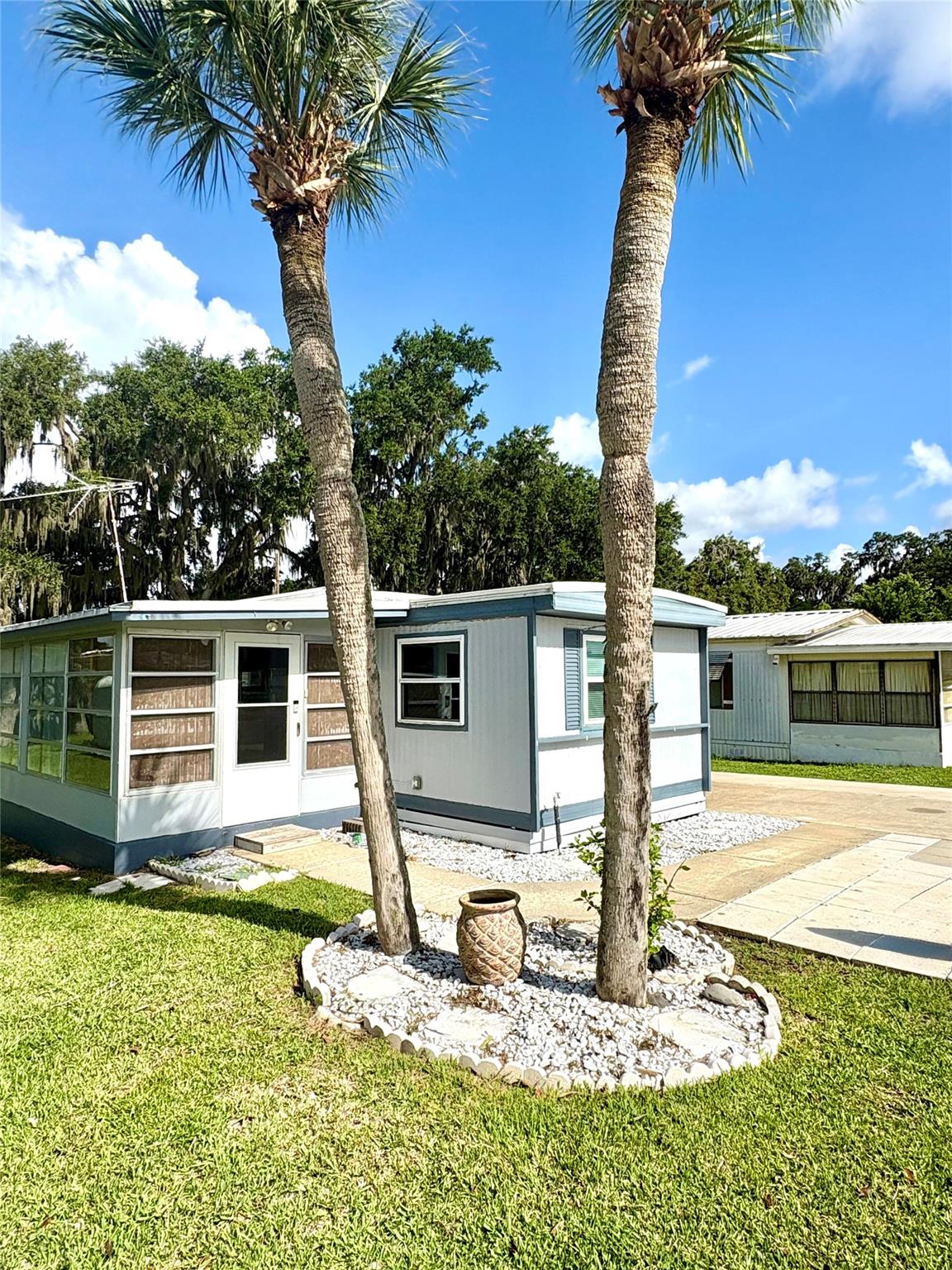 533 Old Colony Rd