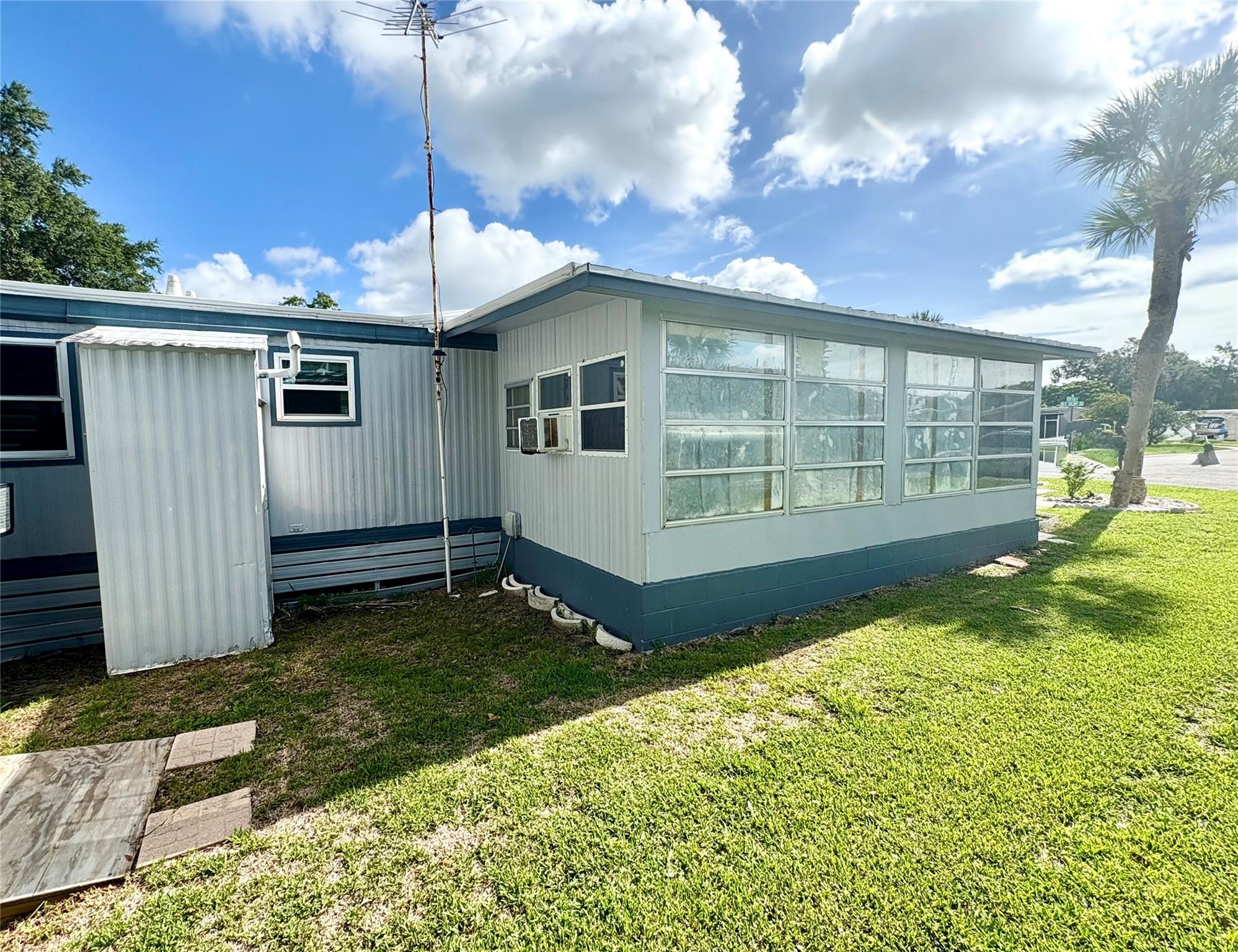 533 Old Colony Rd