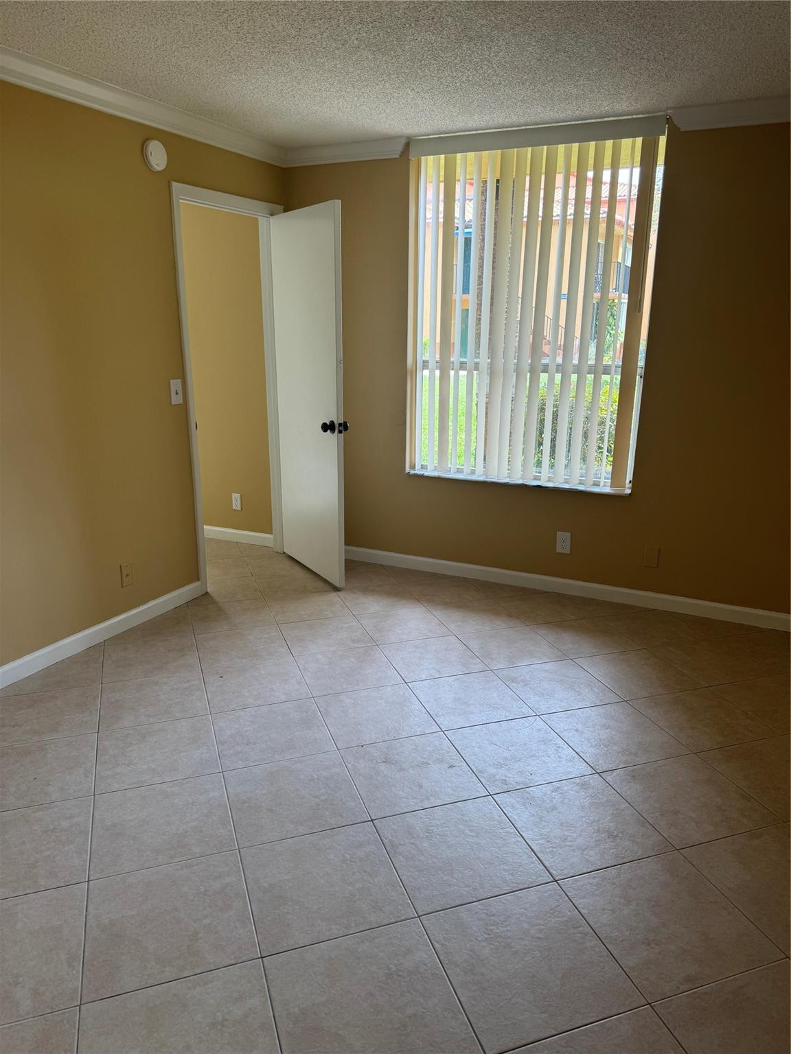 LAKES OF JACARANDA CONDO - Residential Lease