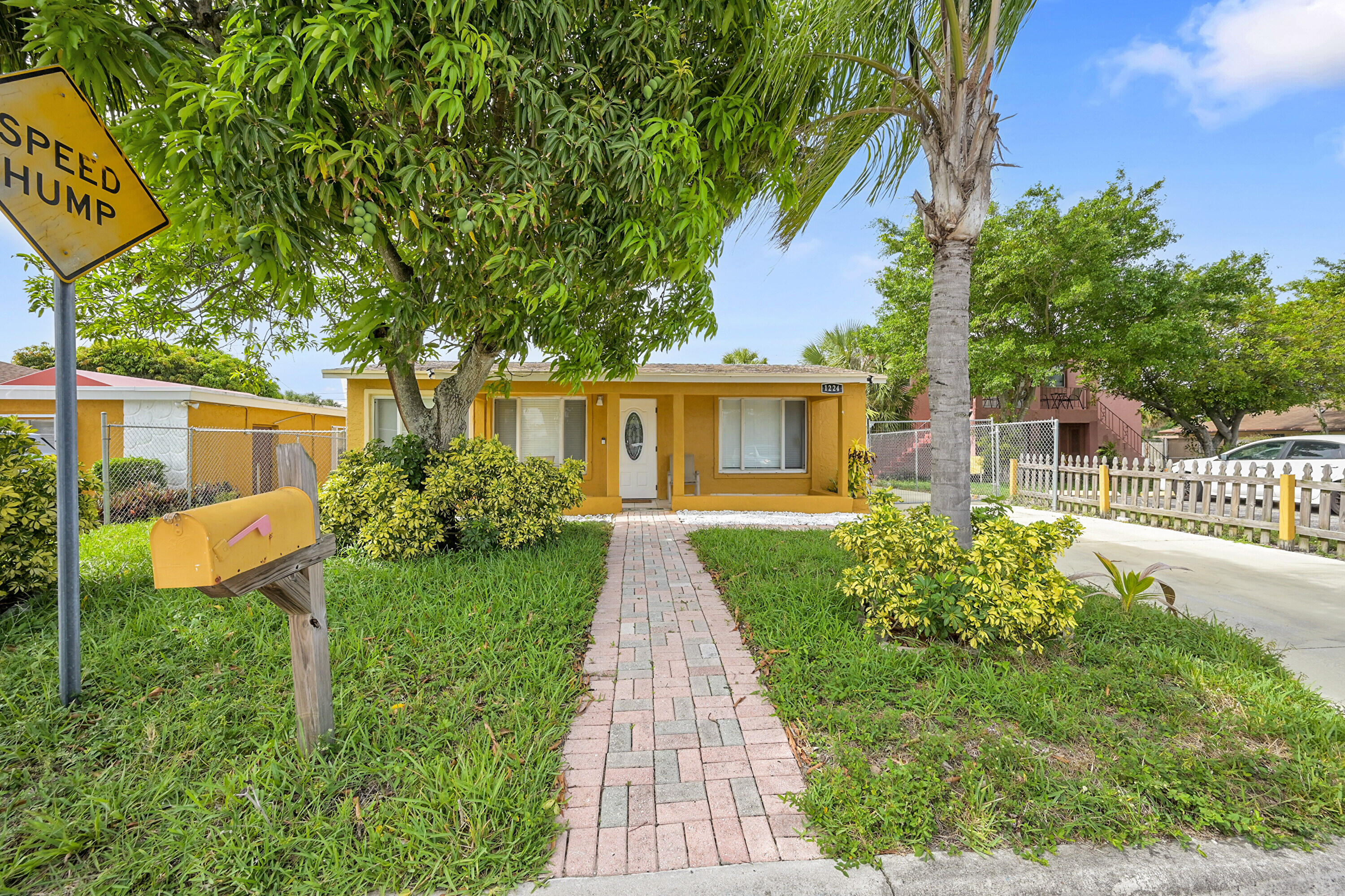 1224 W 31st