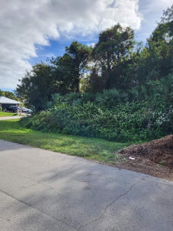 PORT ST LUCIE SECTION 5 - Land