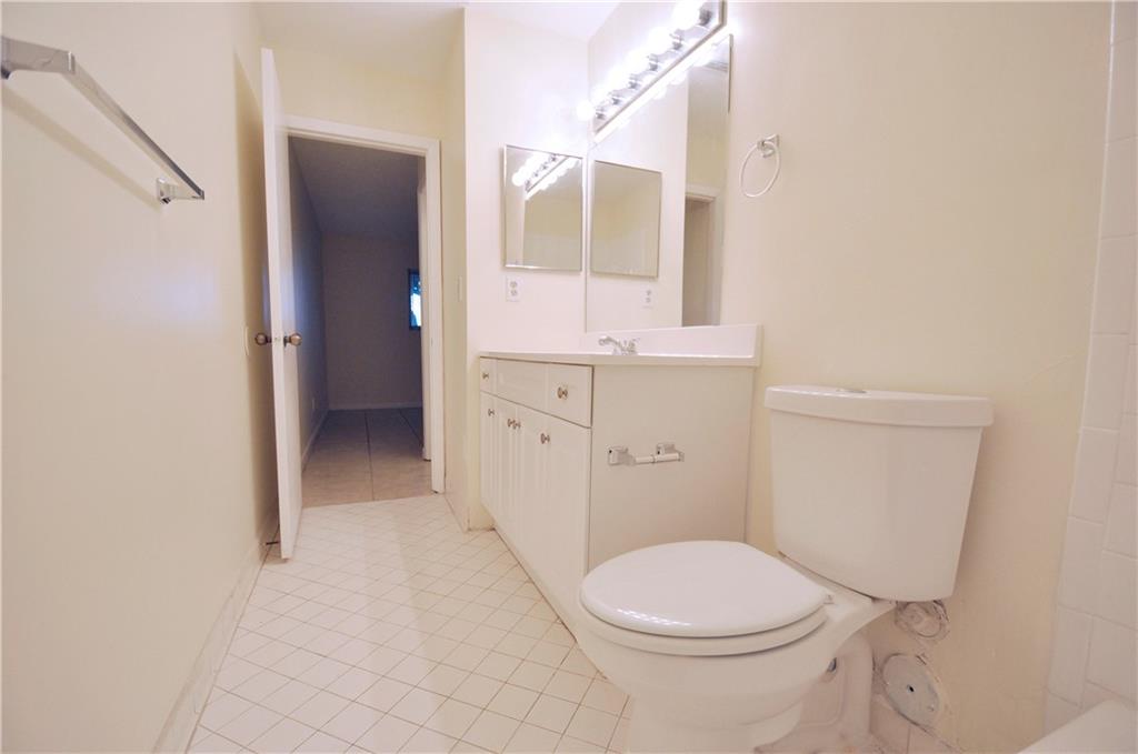 SUMMER LAKE CONDO - Residential