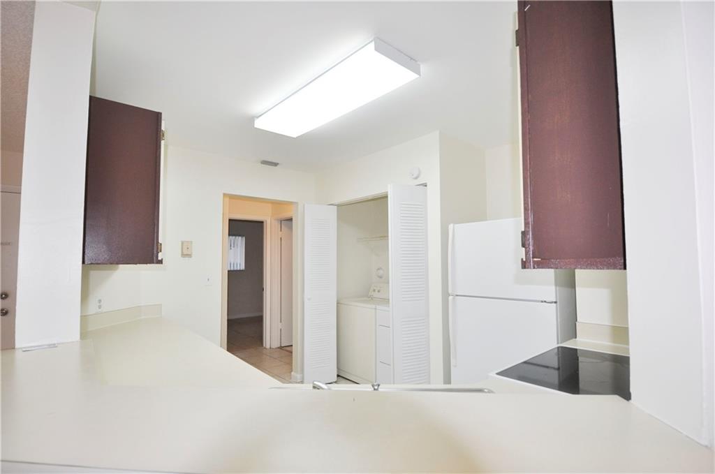 SUMMER LAKE CONDO - Residential