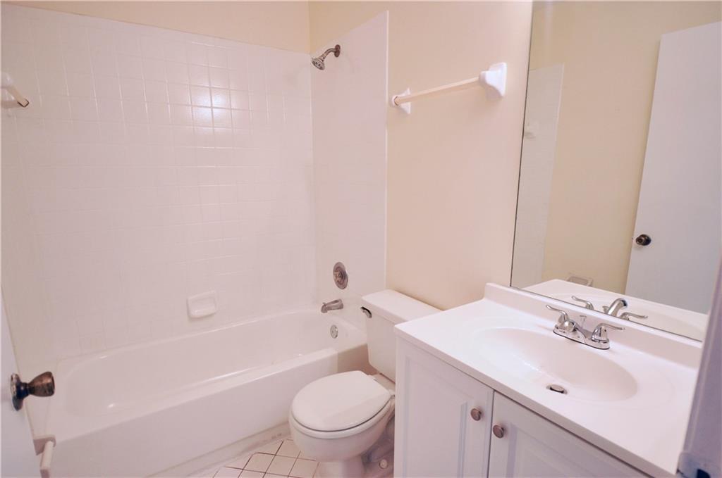 SUMMER LAKE CONDO - Residential
